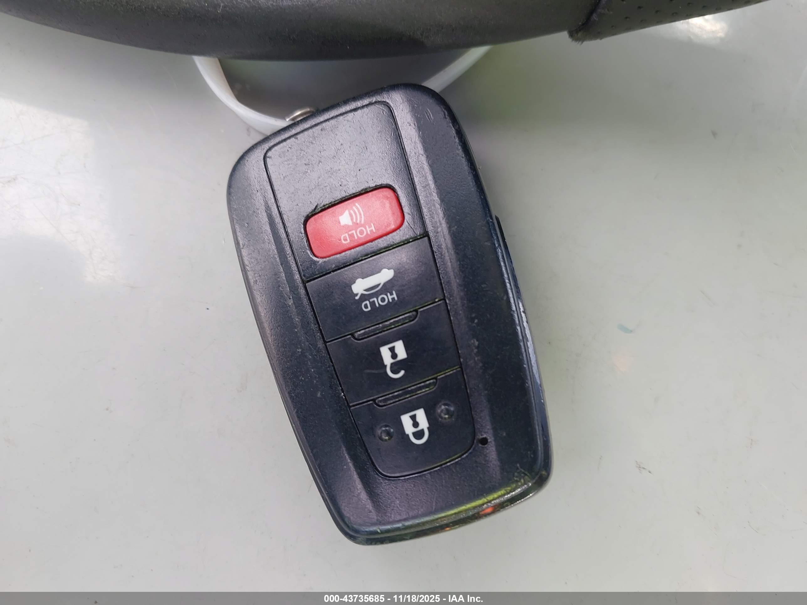 TOYOTA COROLLA image 11