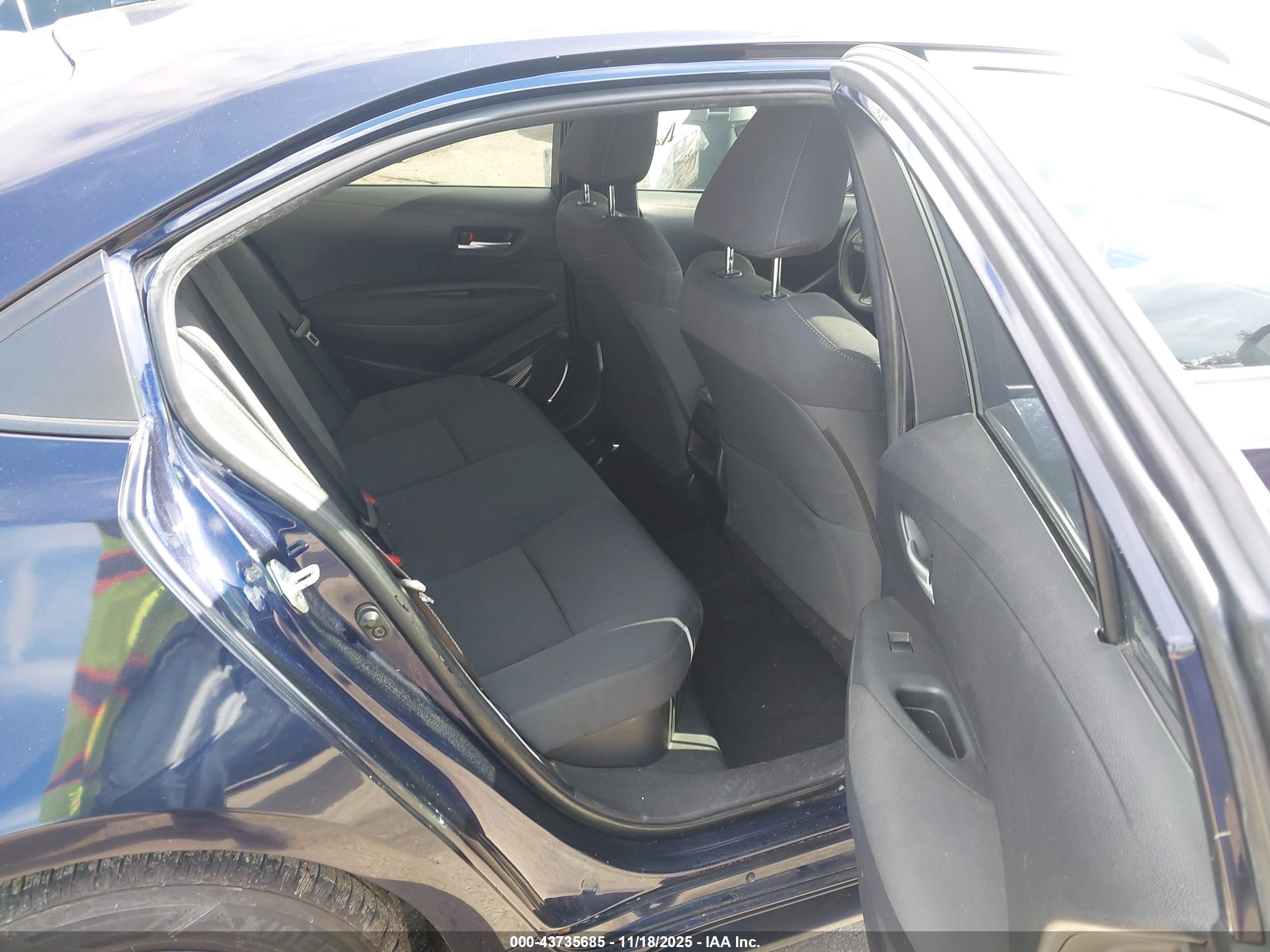 TOYOTA COROLLA image 8