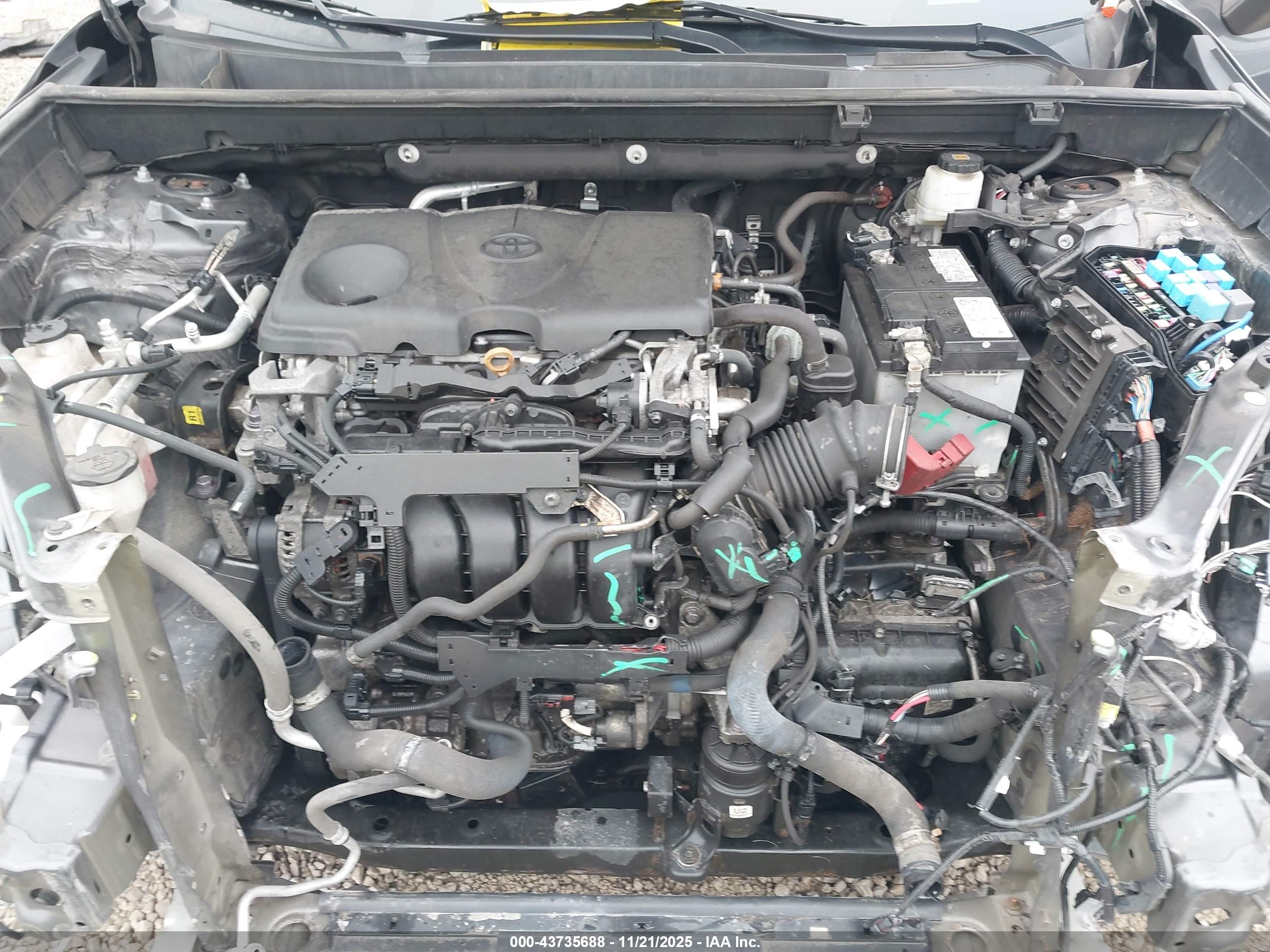 TOYOTA RAV4 image 10