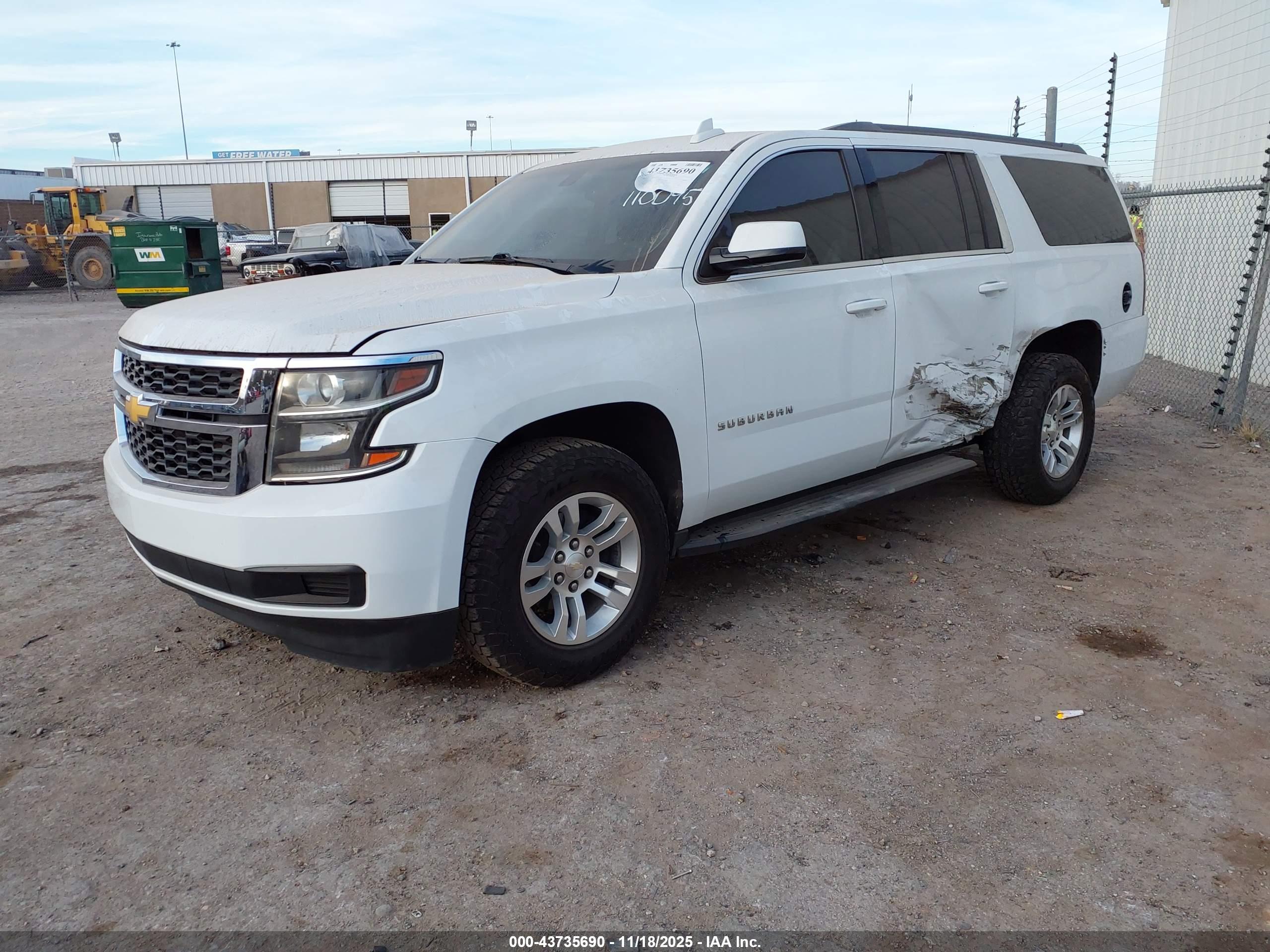 CHEVROLET SUBURBAN image 2
