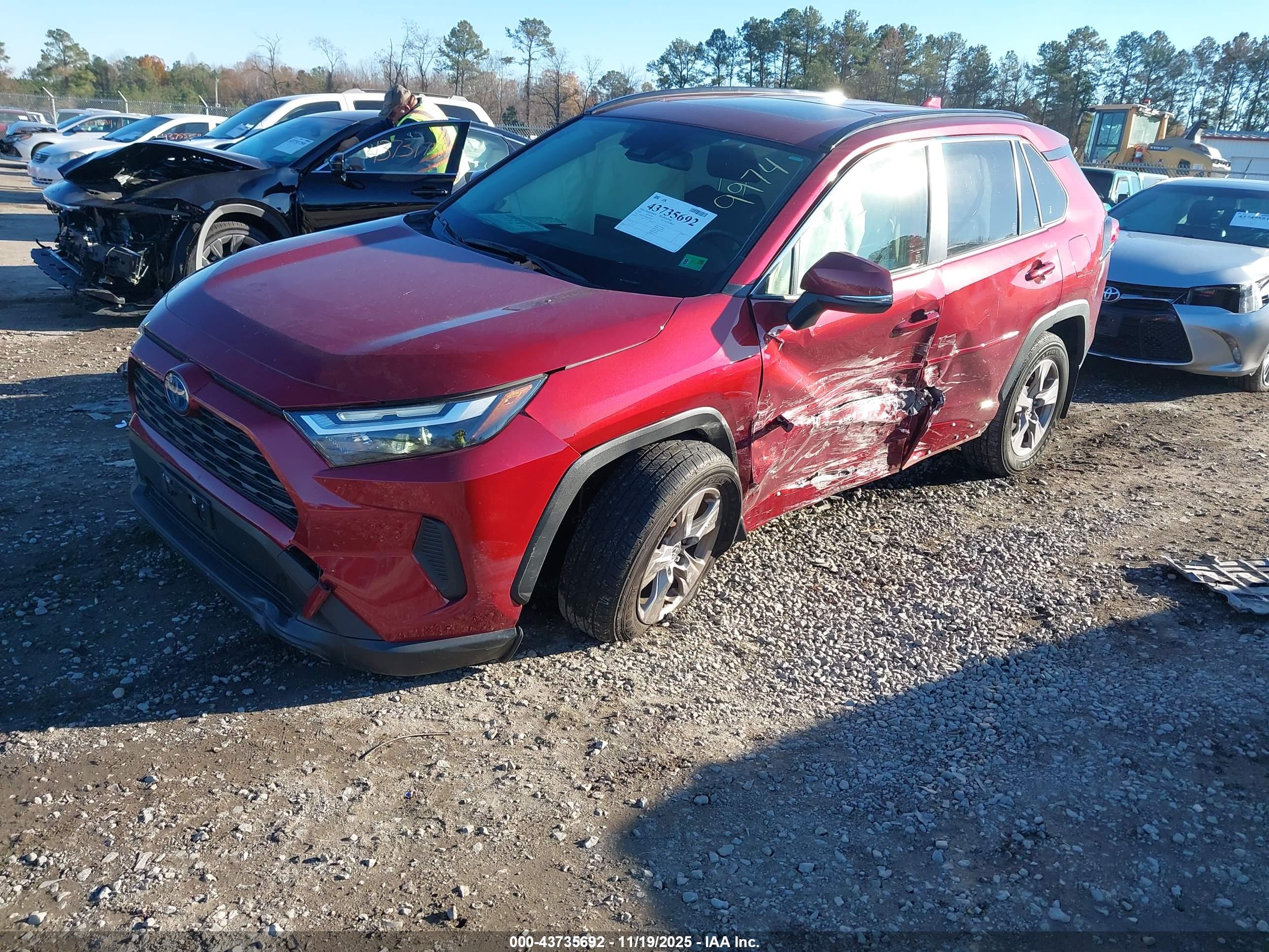 TOYOTA RAV4 image 2
