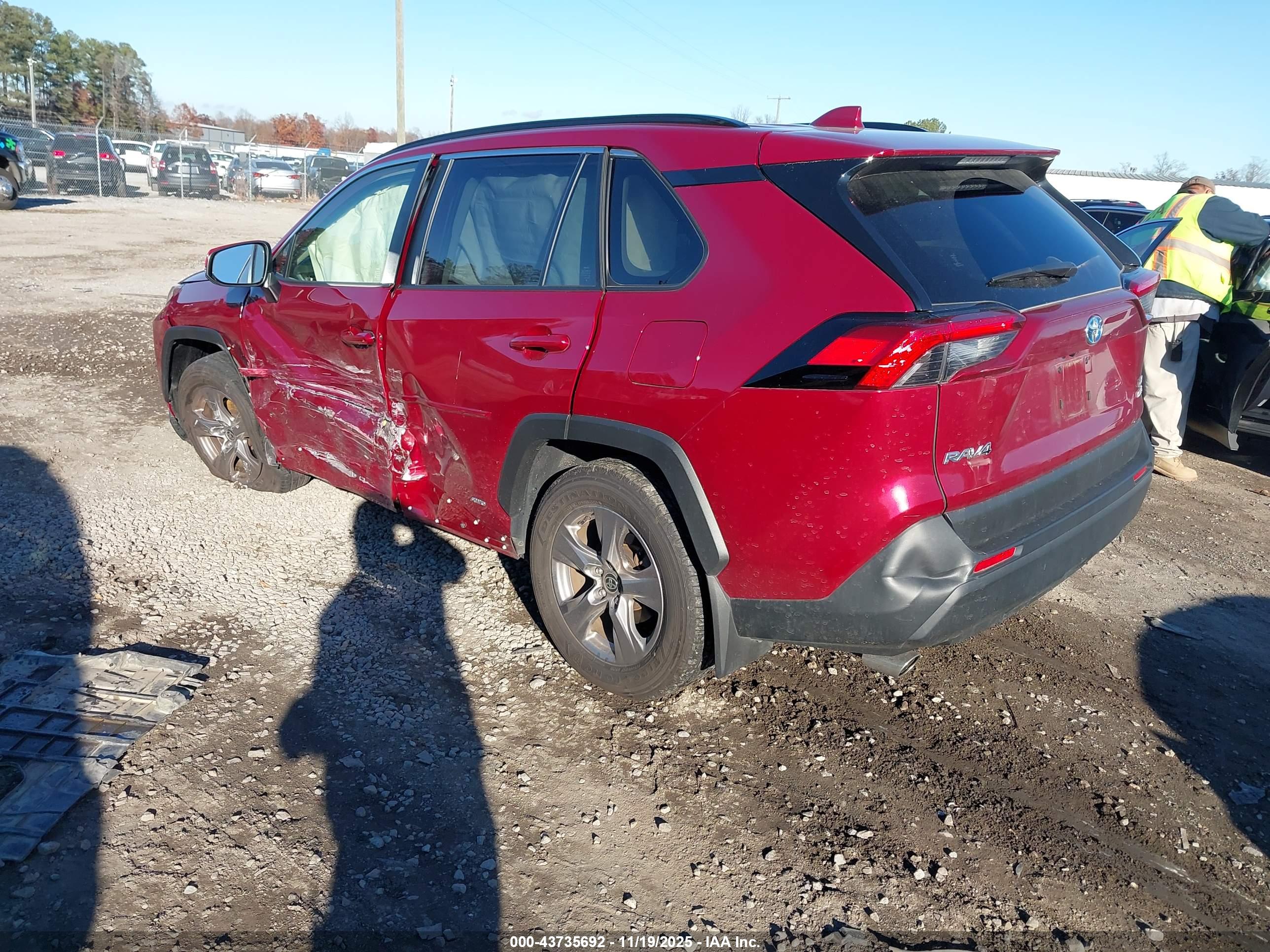 TOYOTA RAV4 image 3