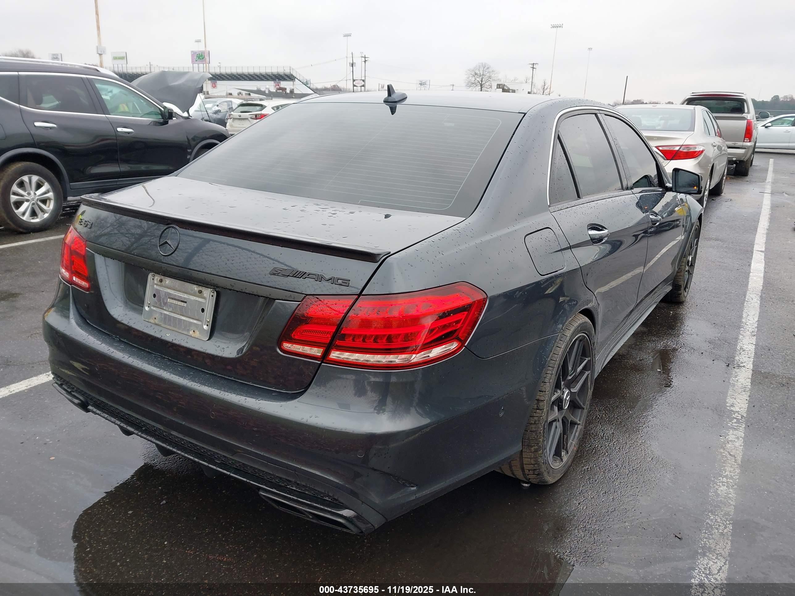 MERCEDES-BENZ E image 4