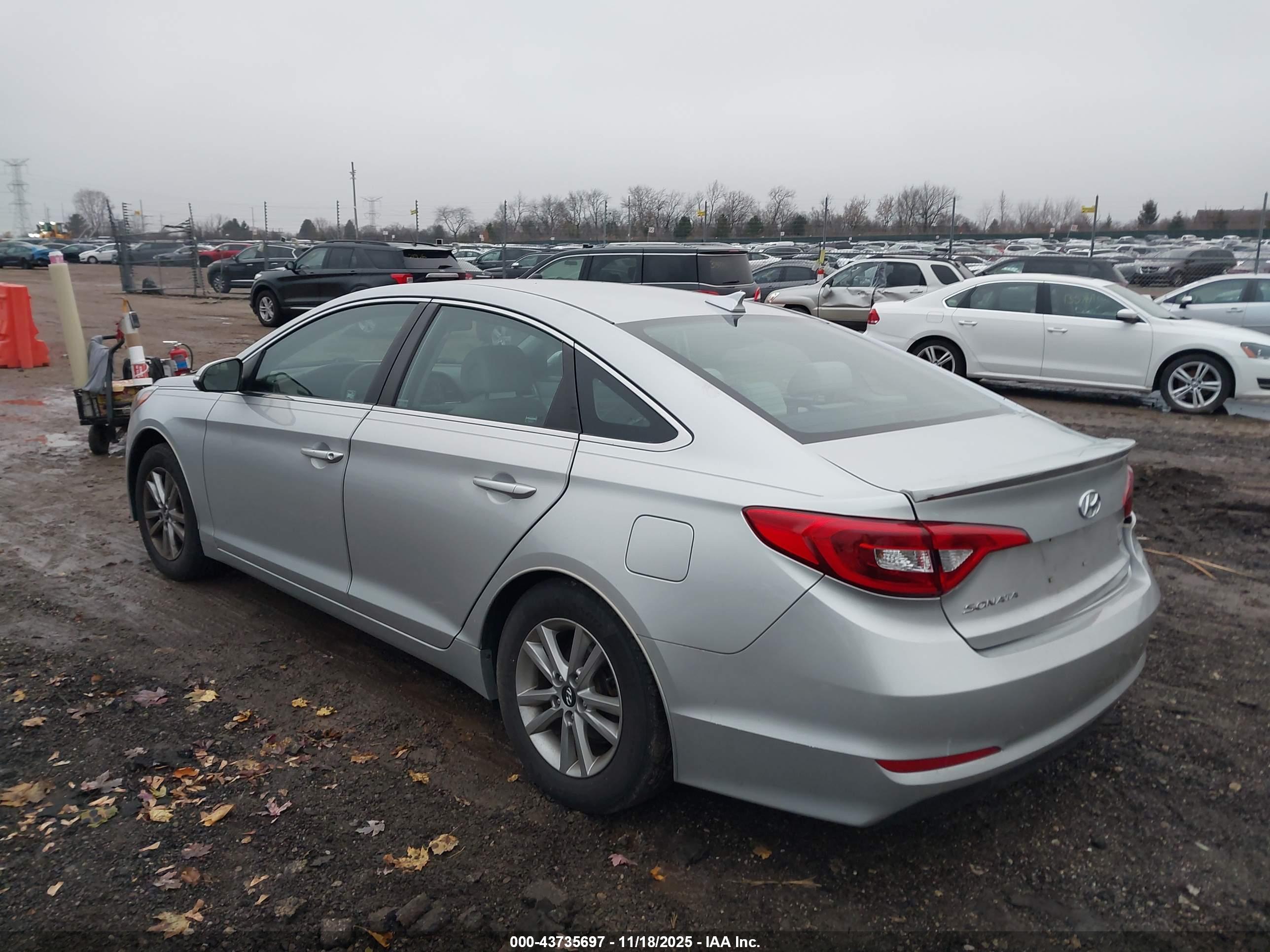 HYUNDAI SONATA image 3