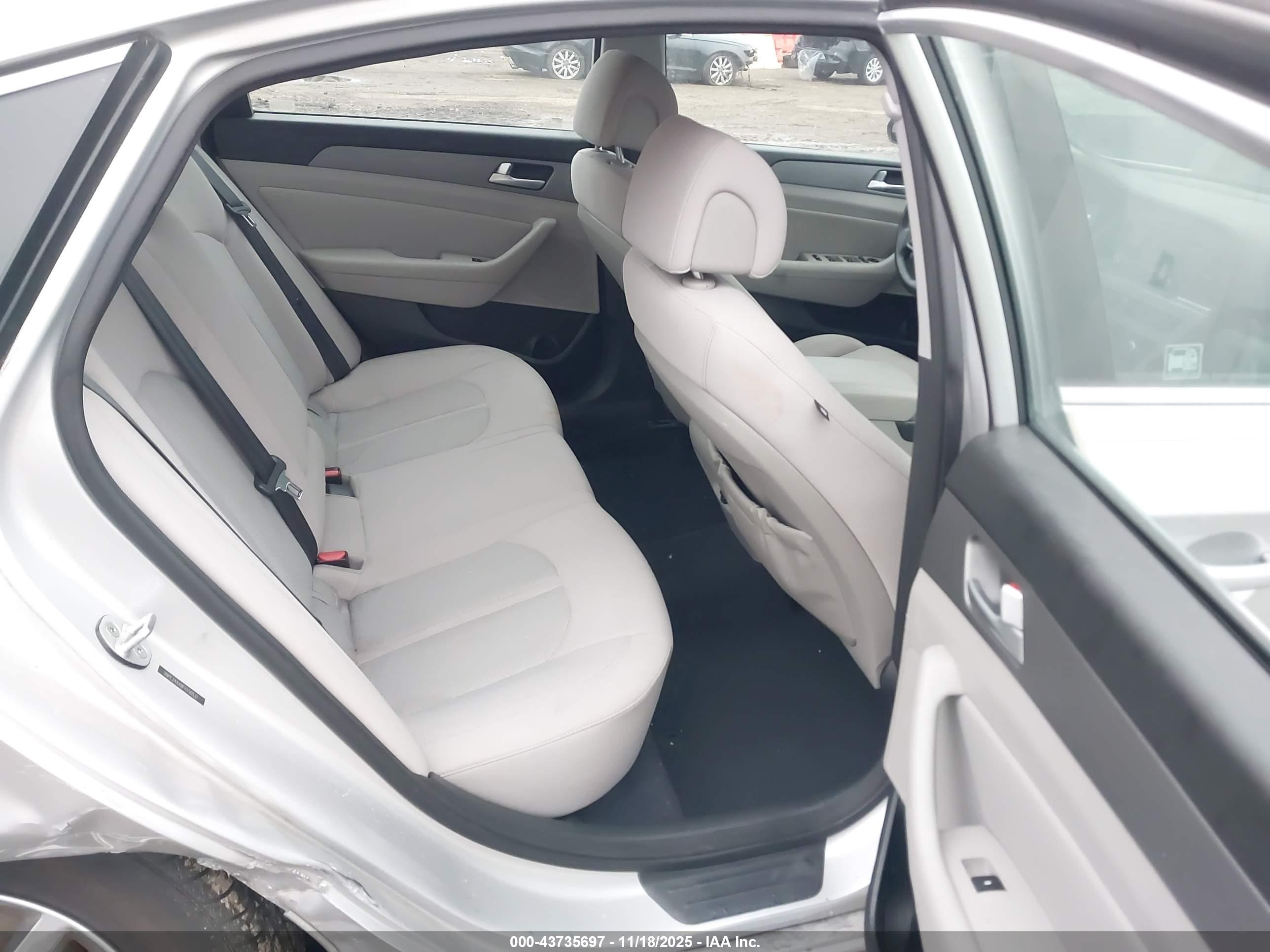 HYUNDAI SONATA image 8