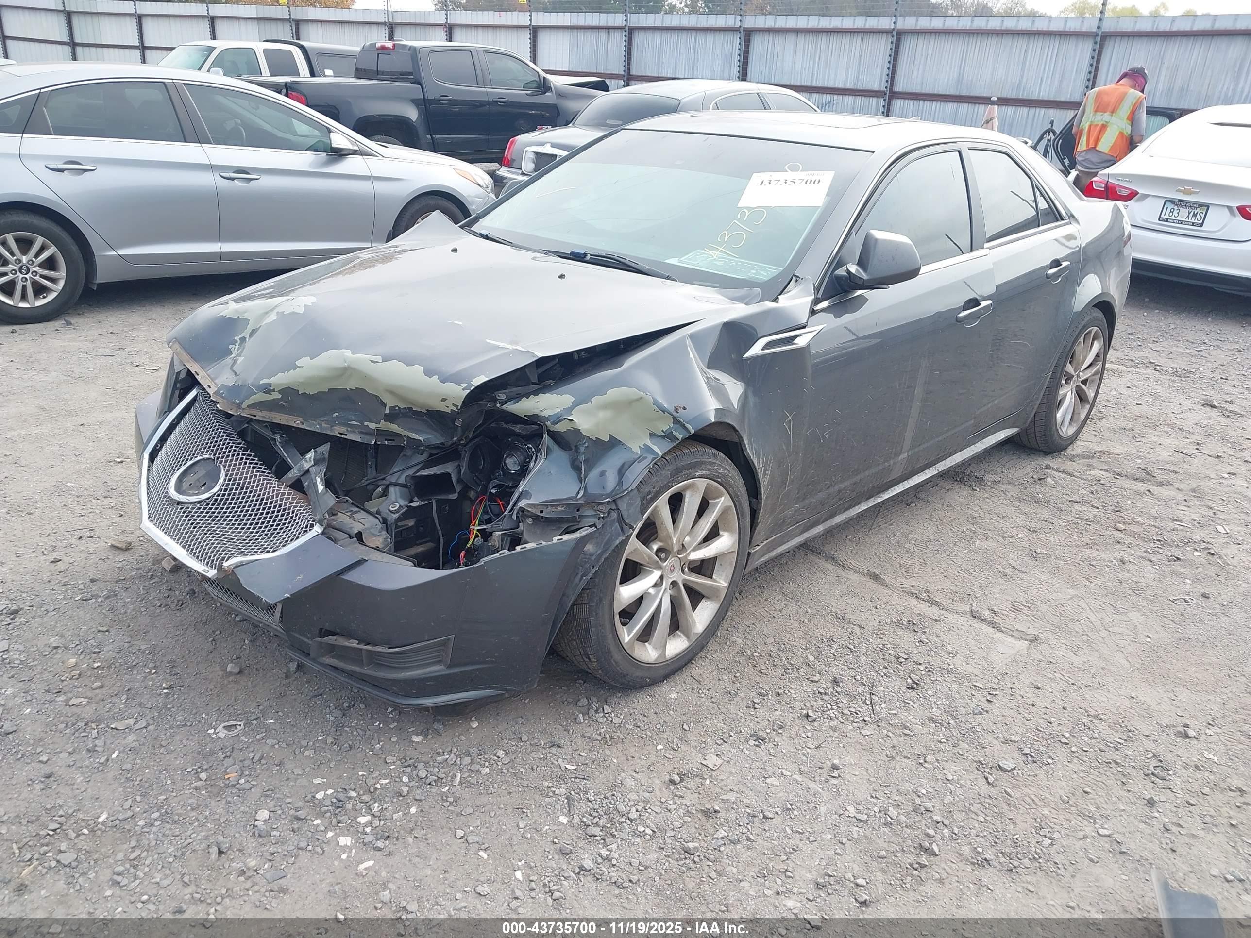 CADILLAC CTS image 2