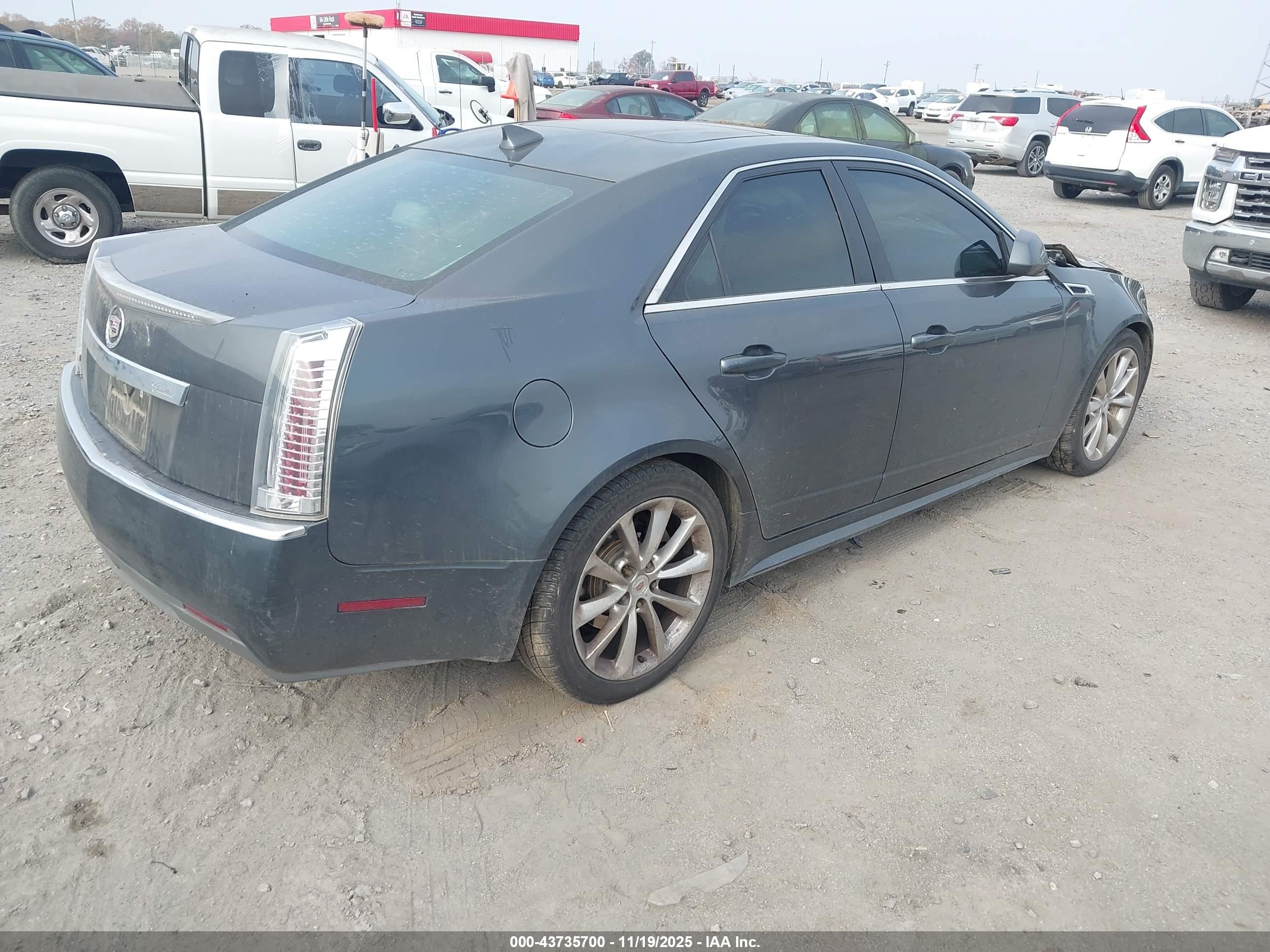 CADILLAC CTS image 4