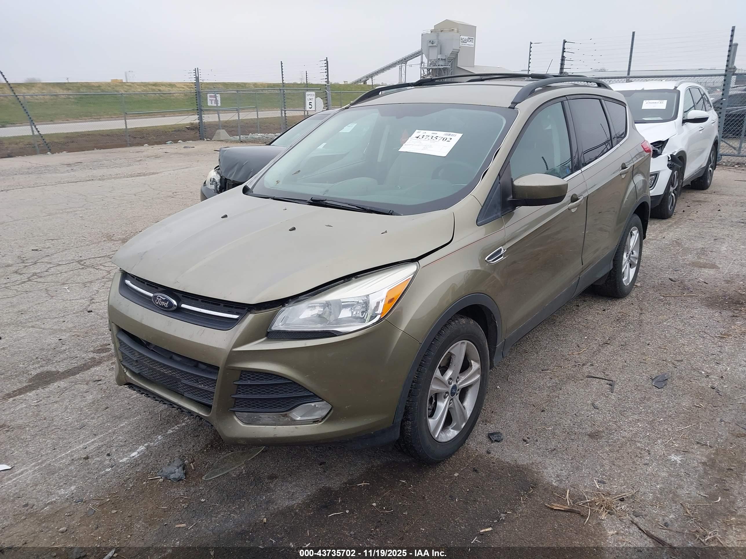 FORD ESCAPE image 2
