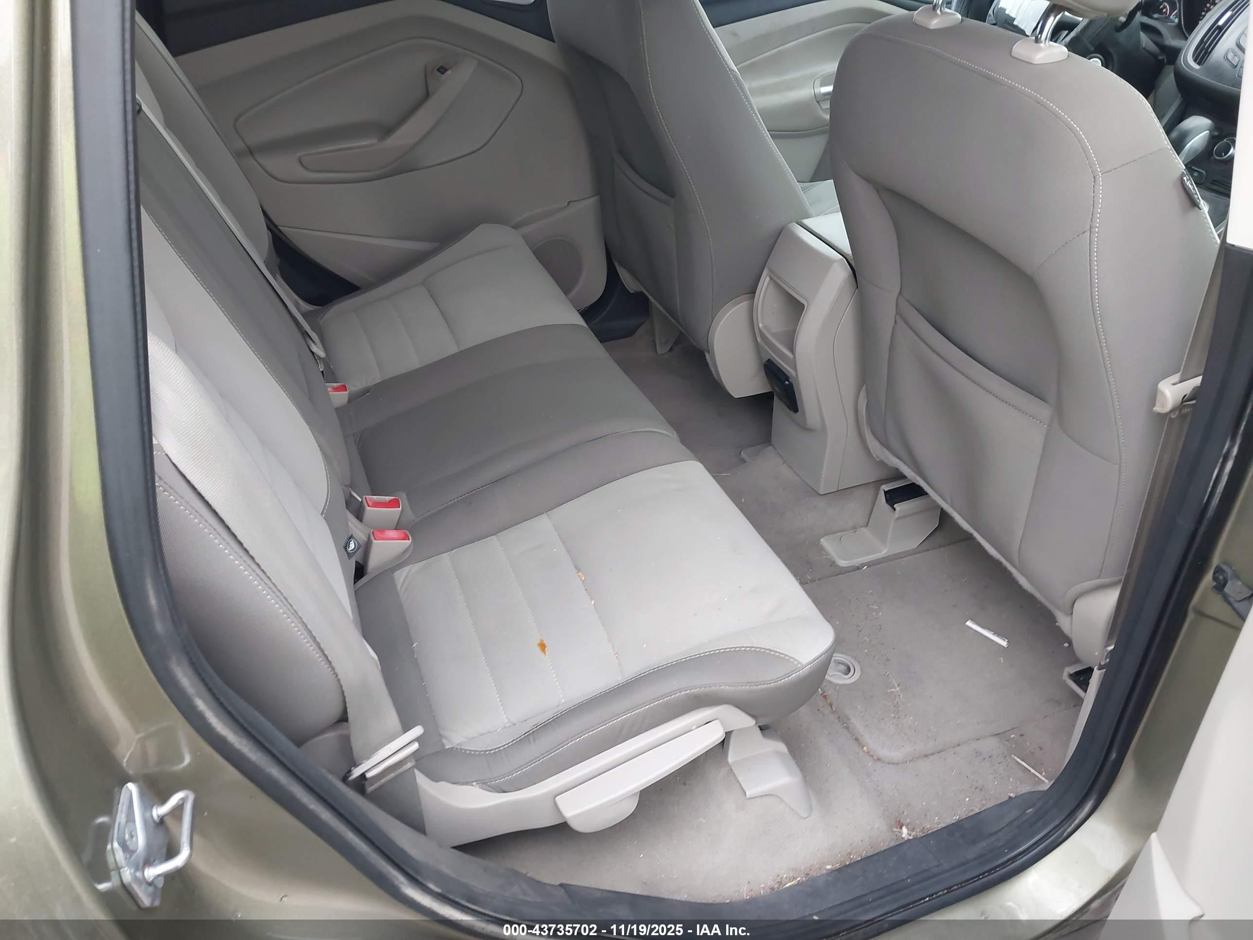 FORD ESCAPE image 8