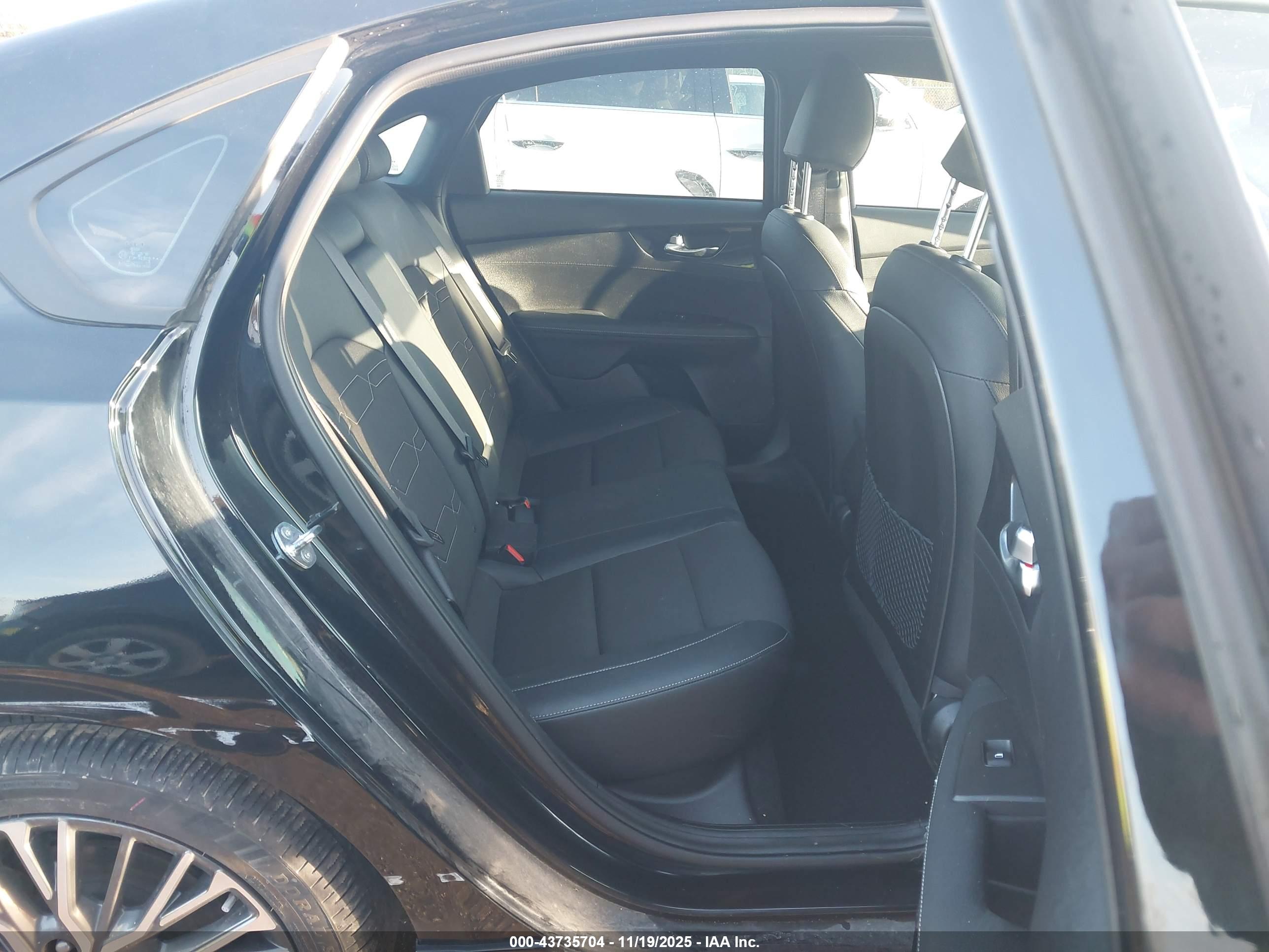 KIA FORTE image 8