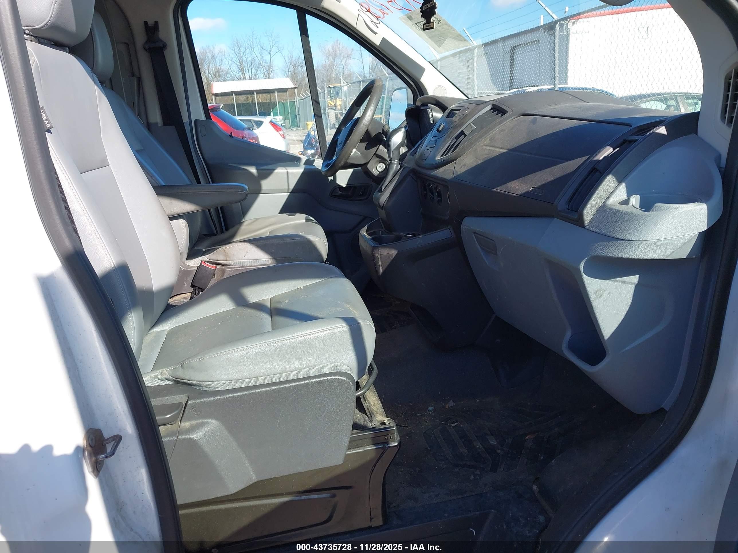 FORD TRANSIT-150 image 5