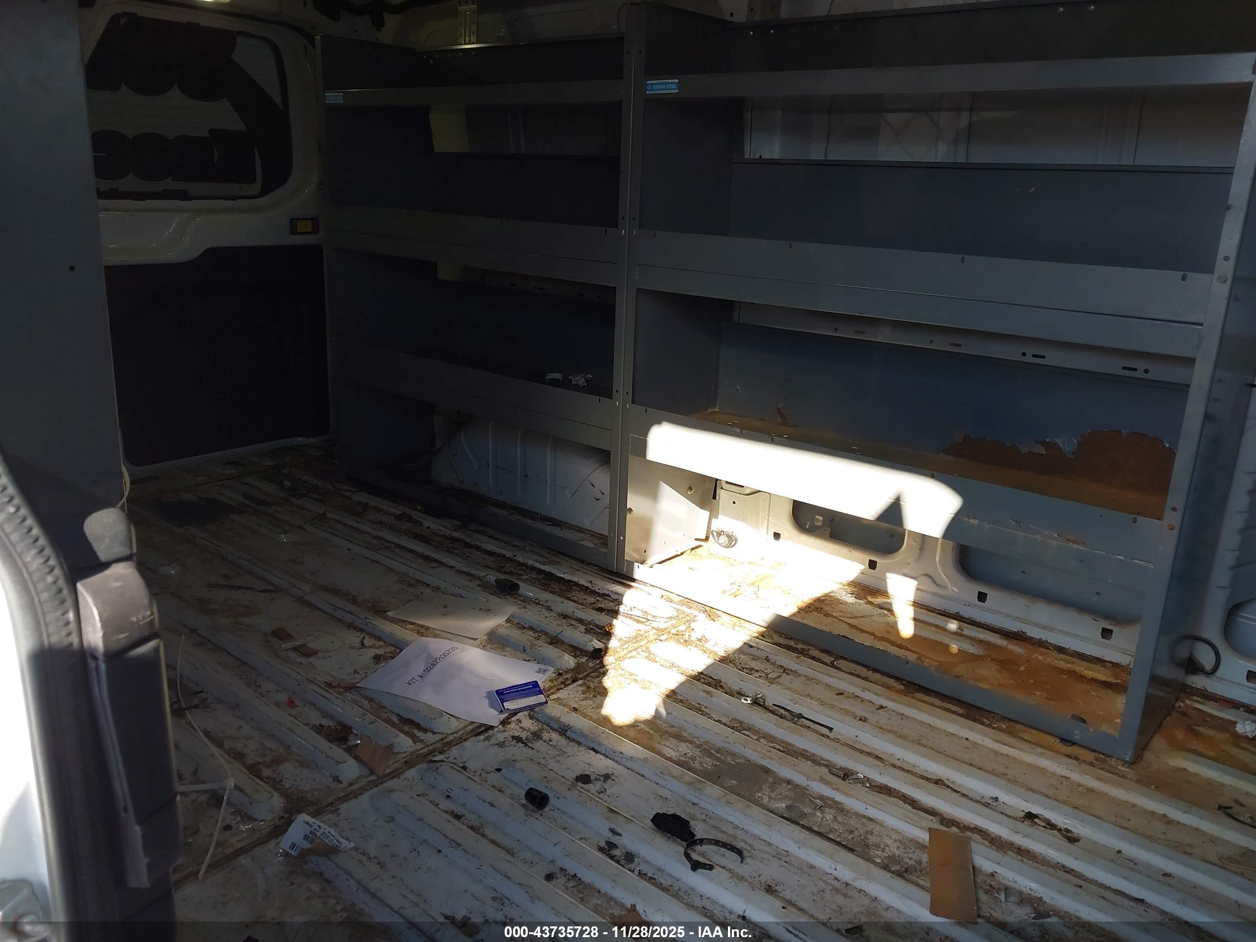 FORD TRANSIT-150 image 8