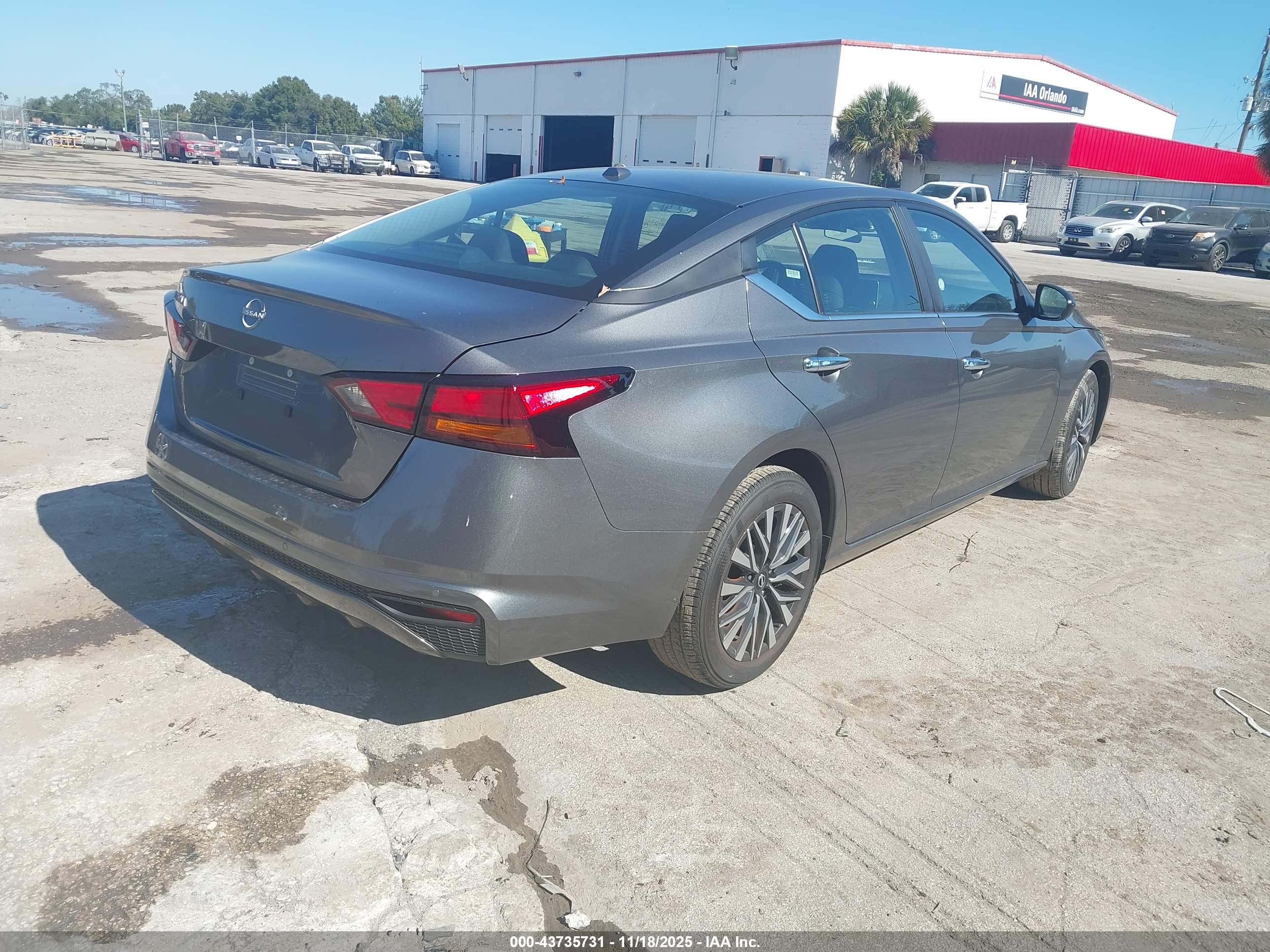NISSAN ALTIMA image 4