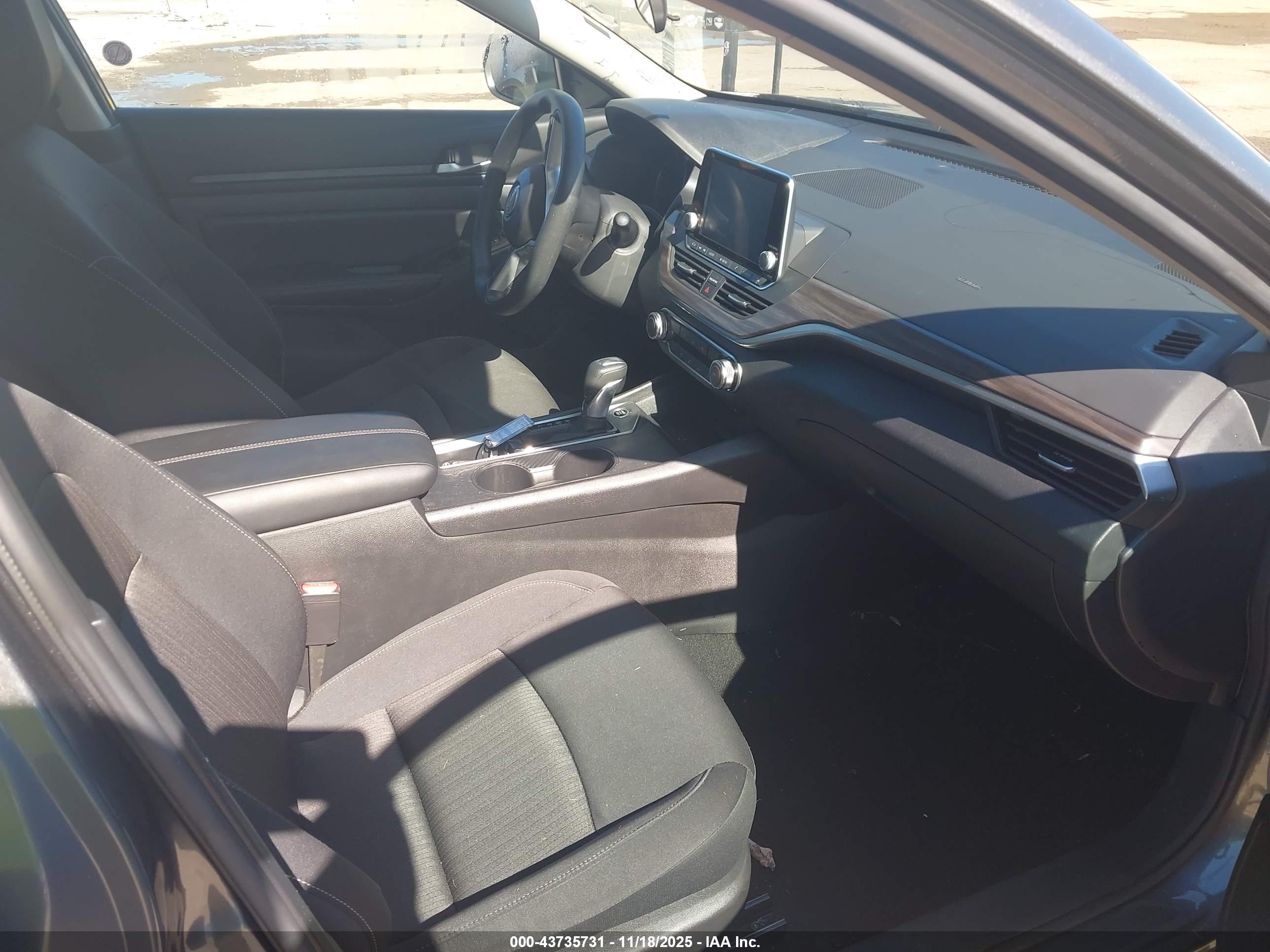 NISSAN ALTIMA image 5