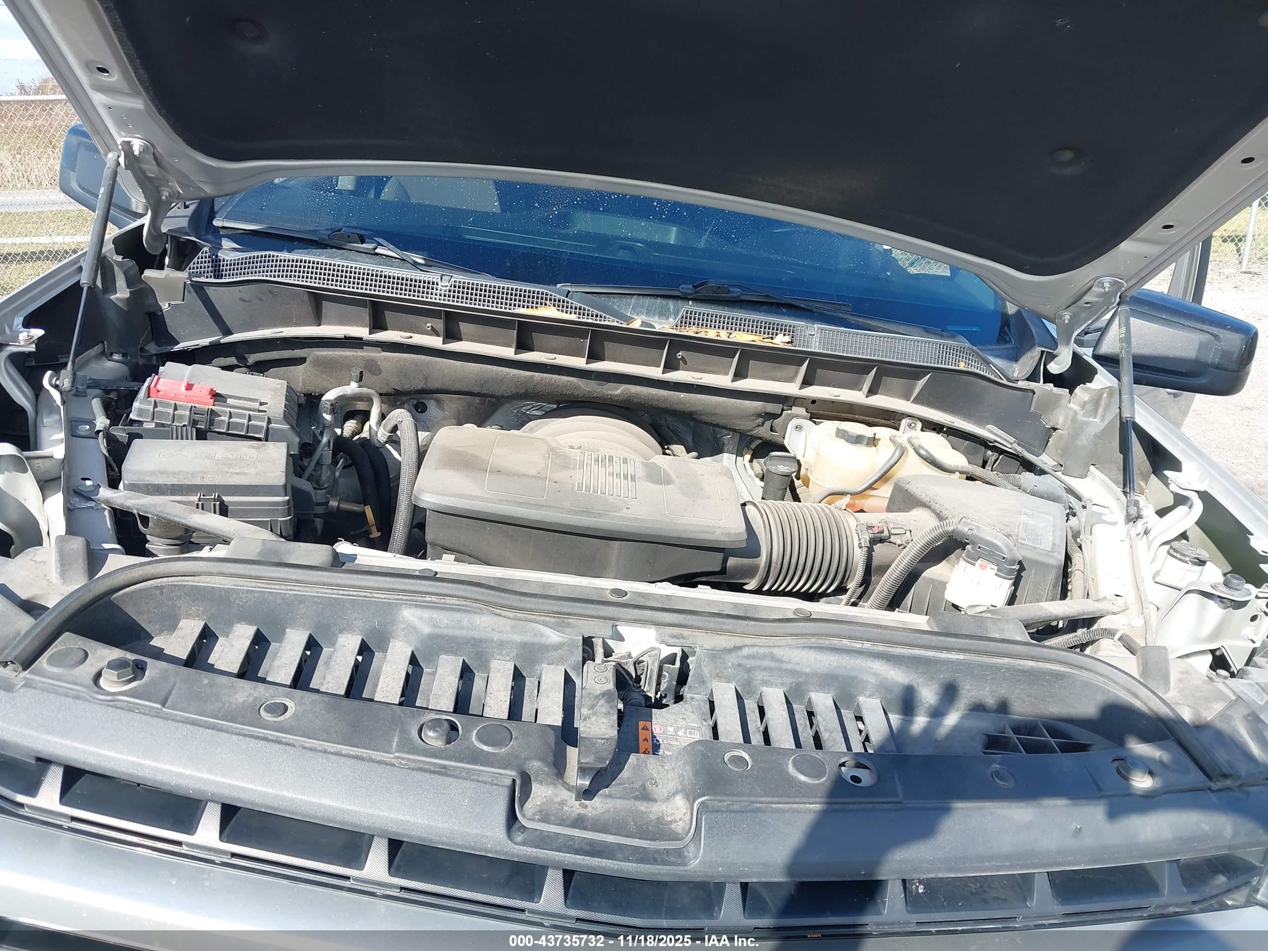 CHEVROLET SILVERADO image 10