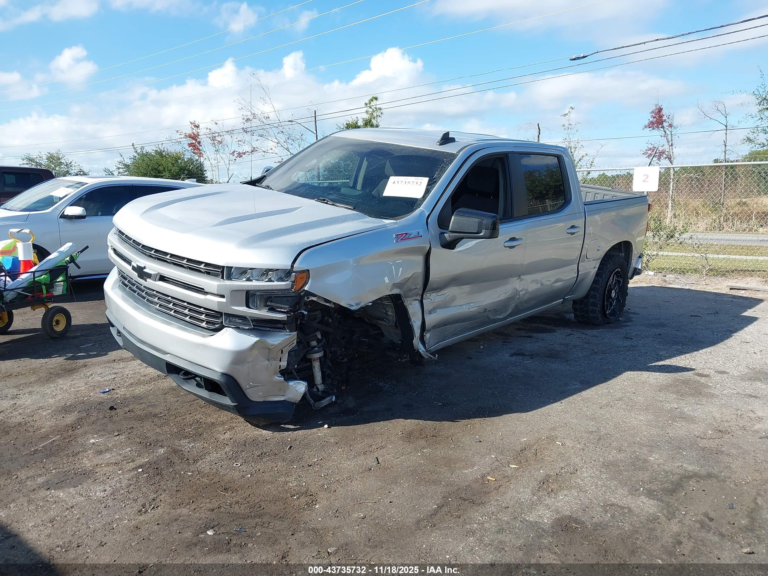 CHEVROLET SILVERADO image 2