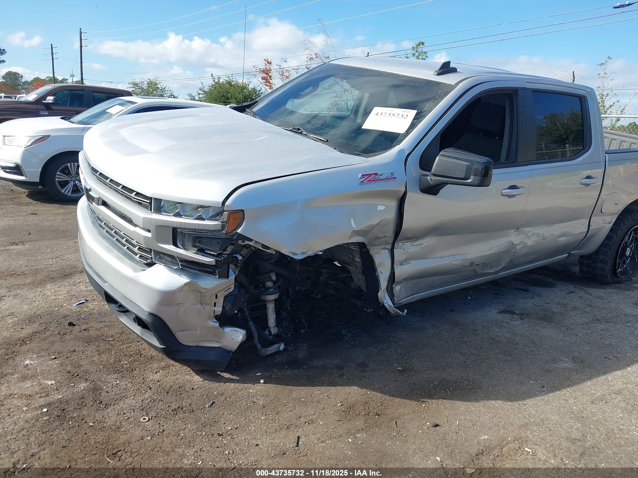 CHEVROLET SILVERADO image 6