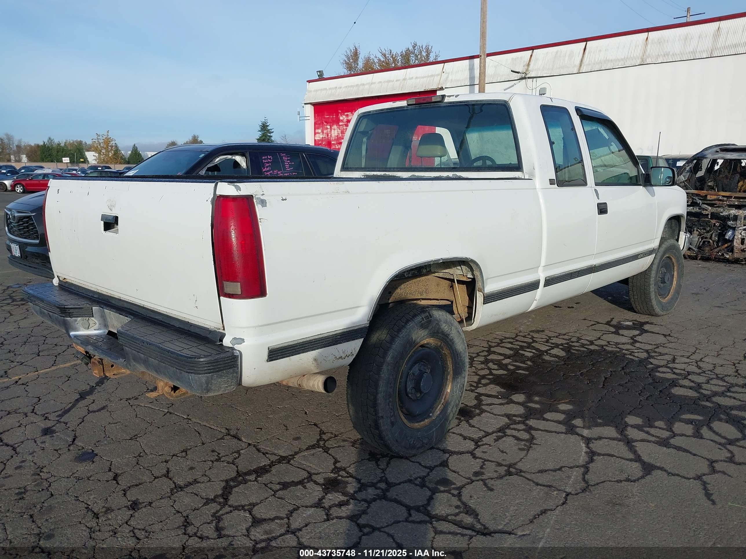 CHEVROLET GMT-400 image 4