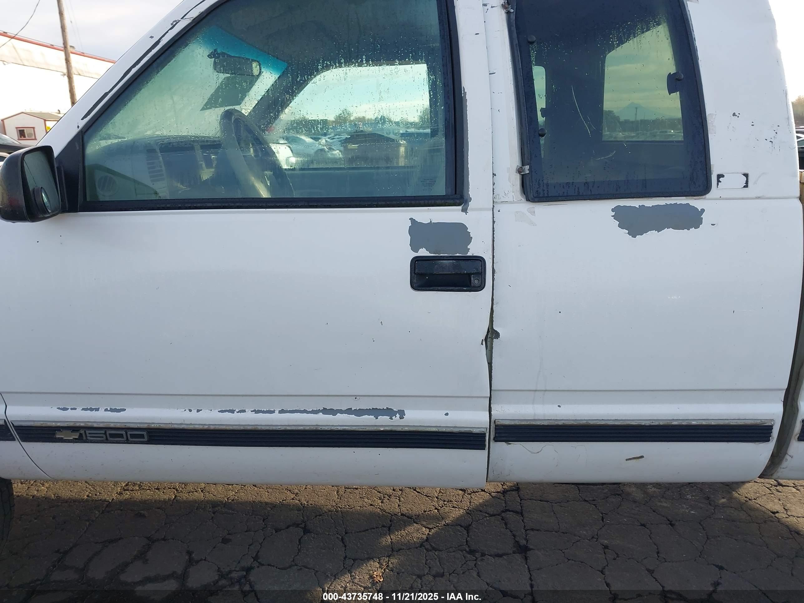 CHEVROLET GMT-400 image 6