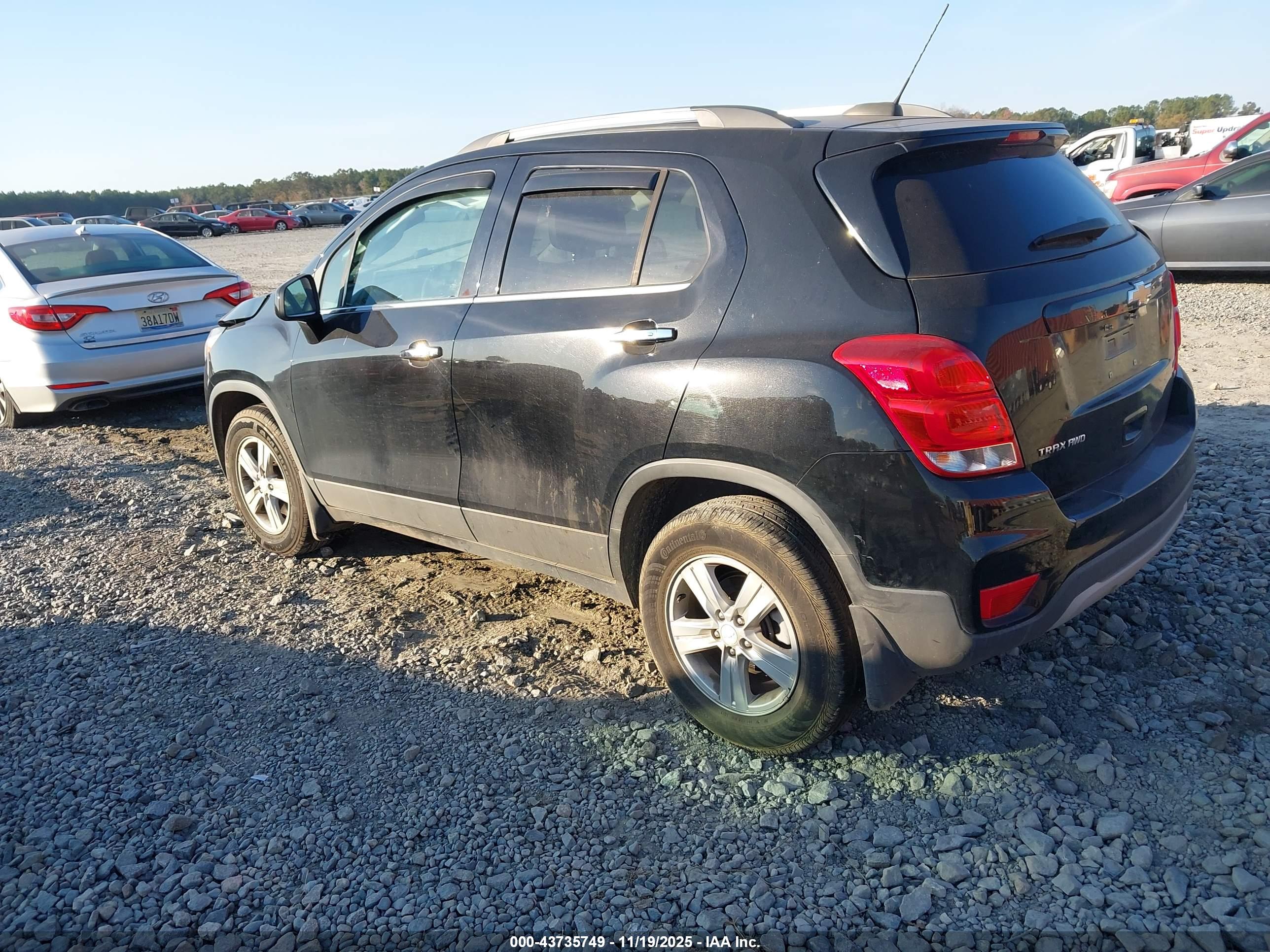 CHEVROLET TRAX image 3
