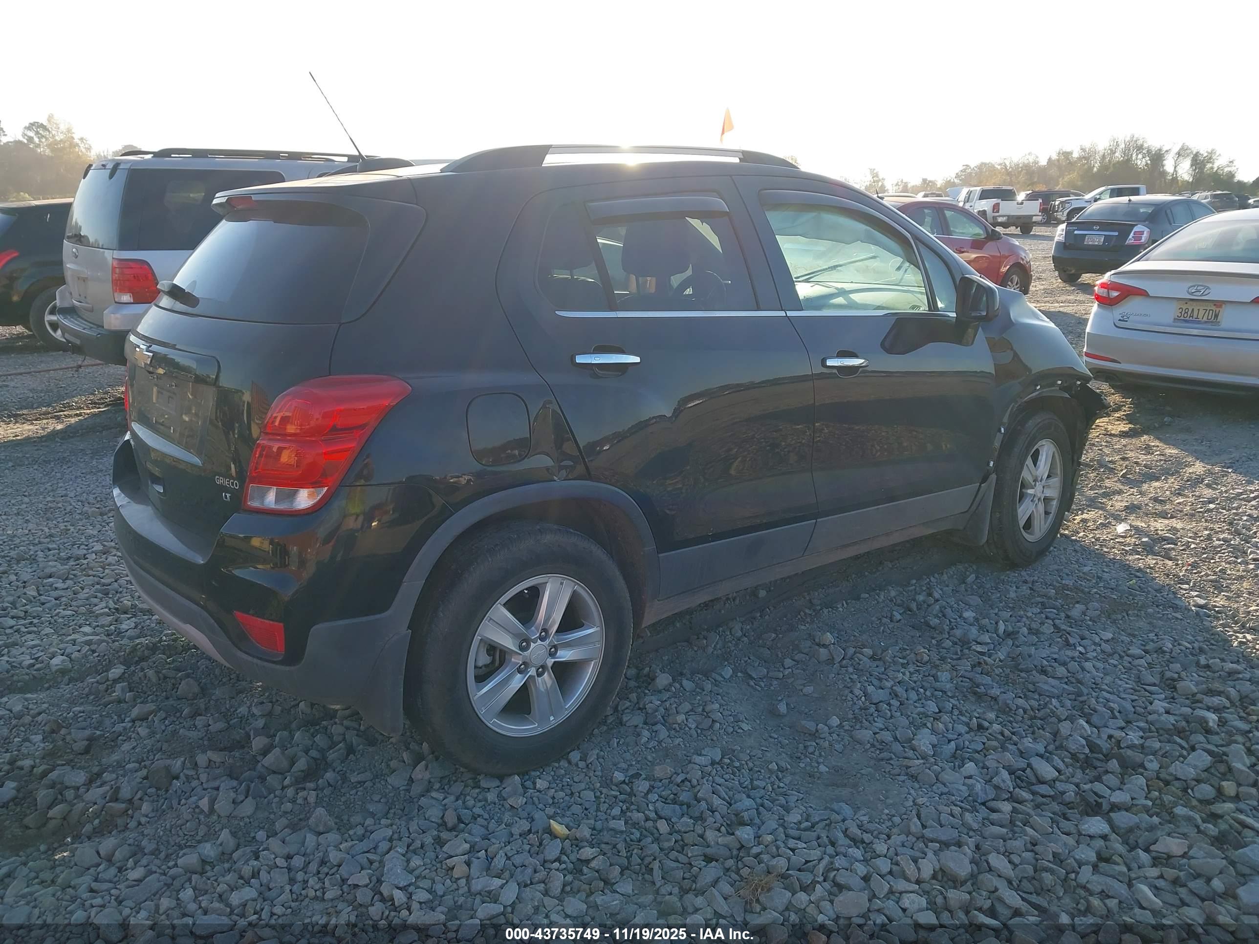 CHEVROLET TRAX image 4