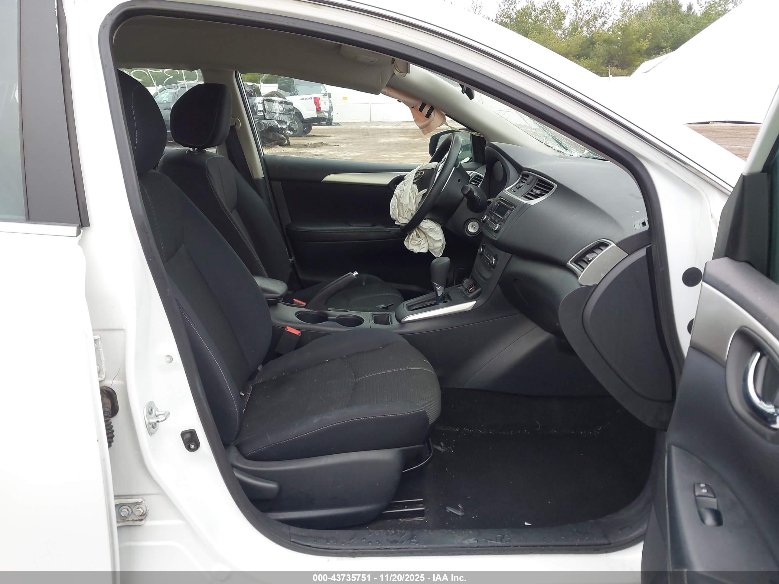 NISSAN SENTRA image 5