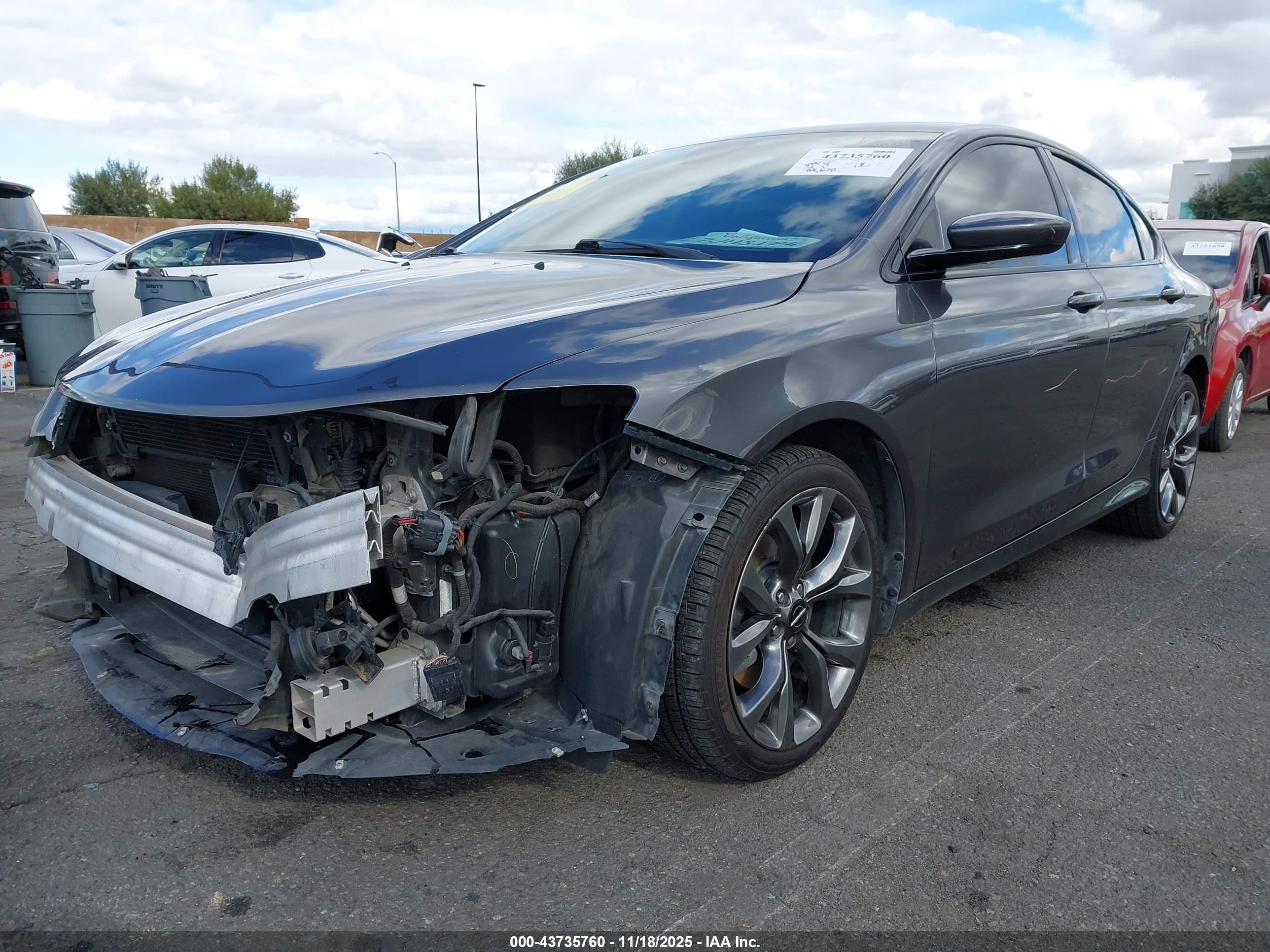 CHRYSLER 200 image 2