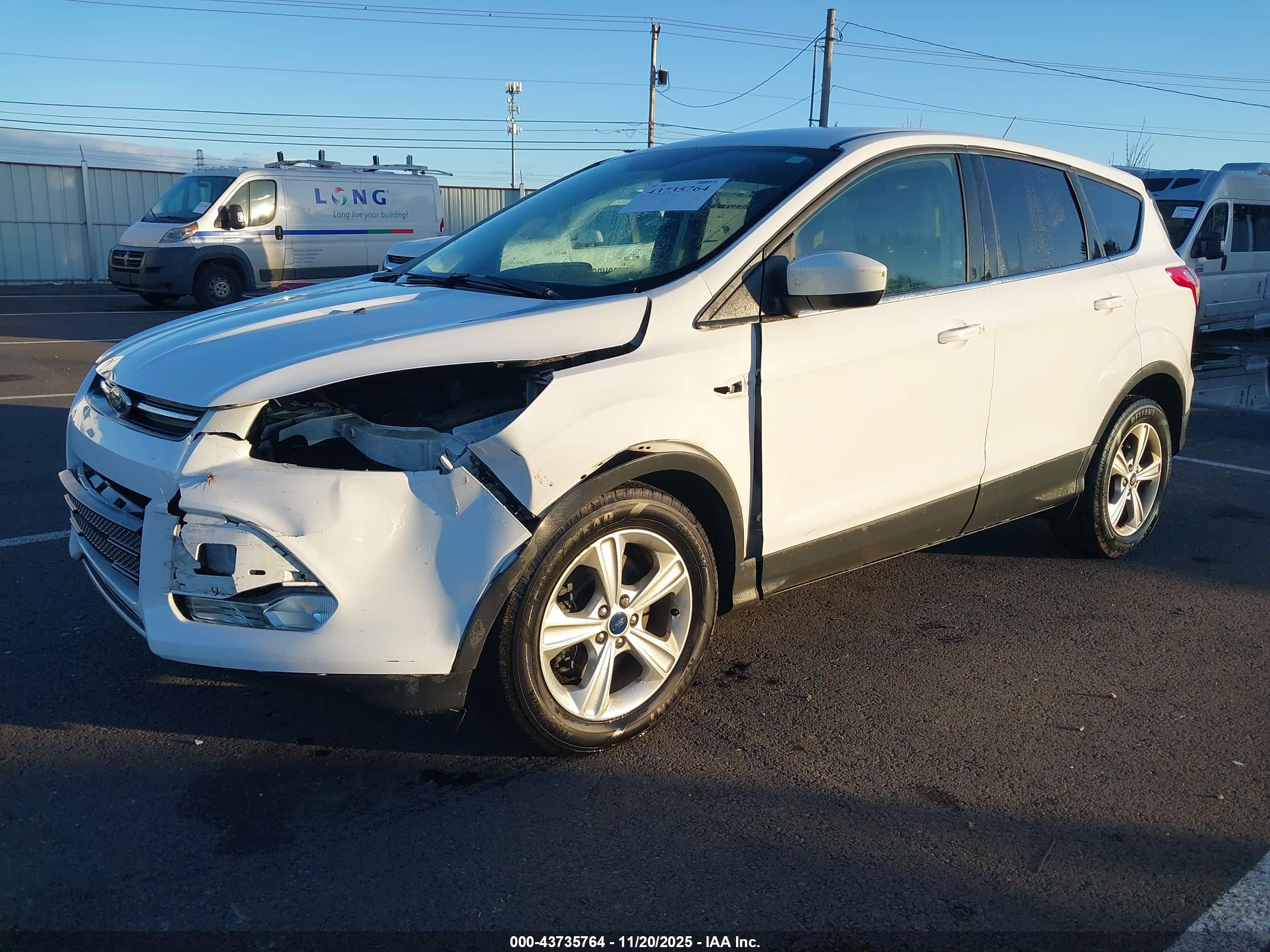 FORD ESCAPE image 2