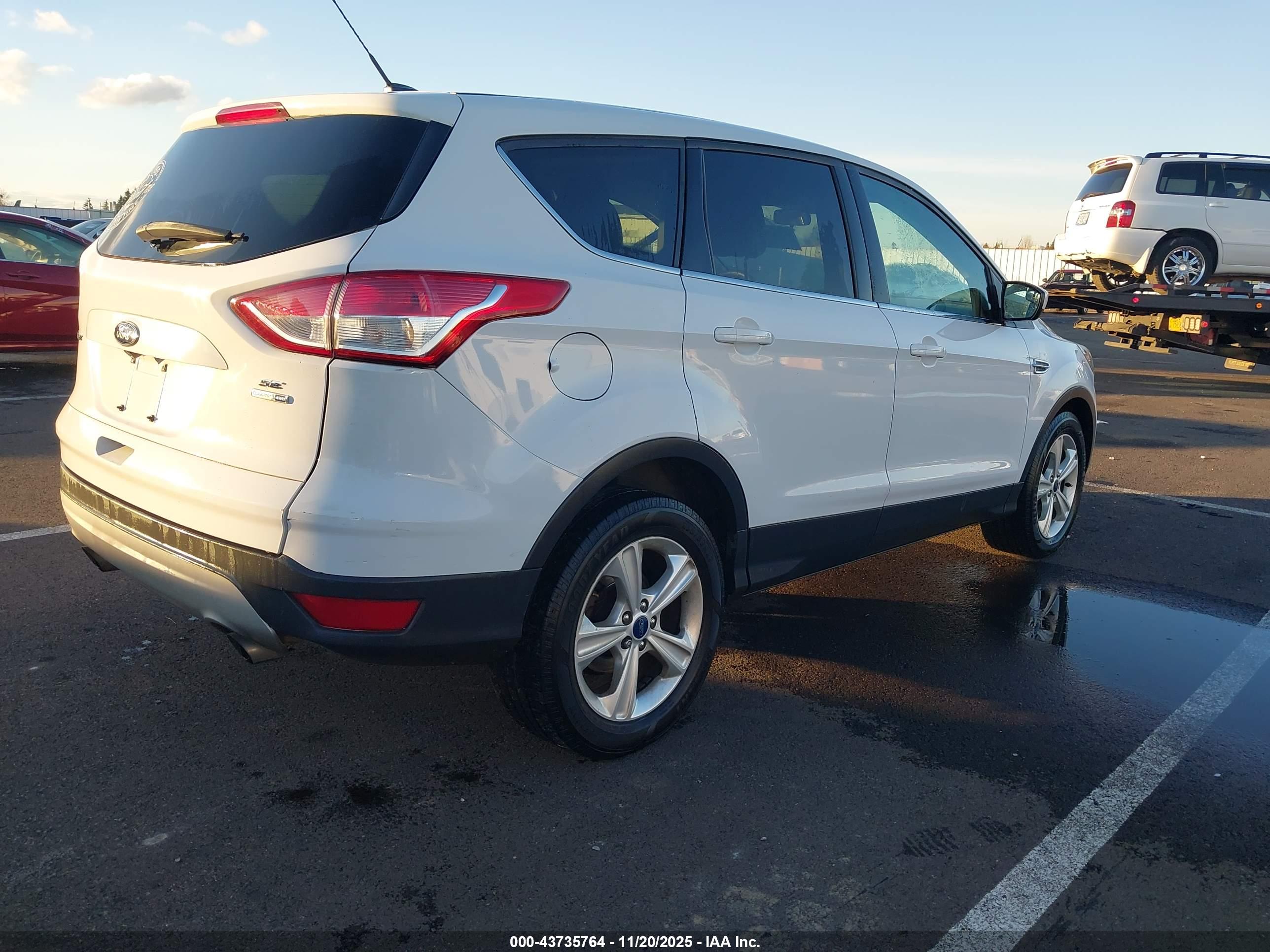 FORD ESCAPE image 4