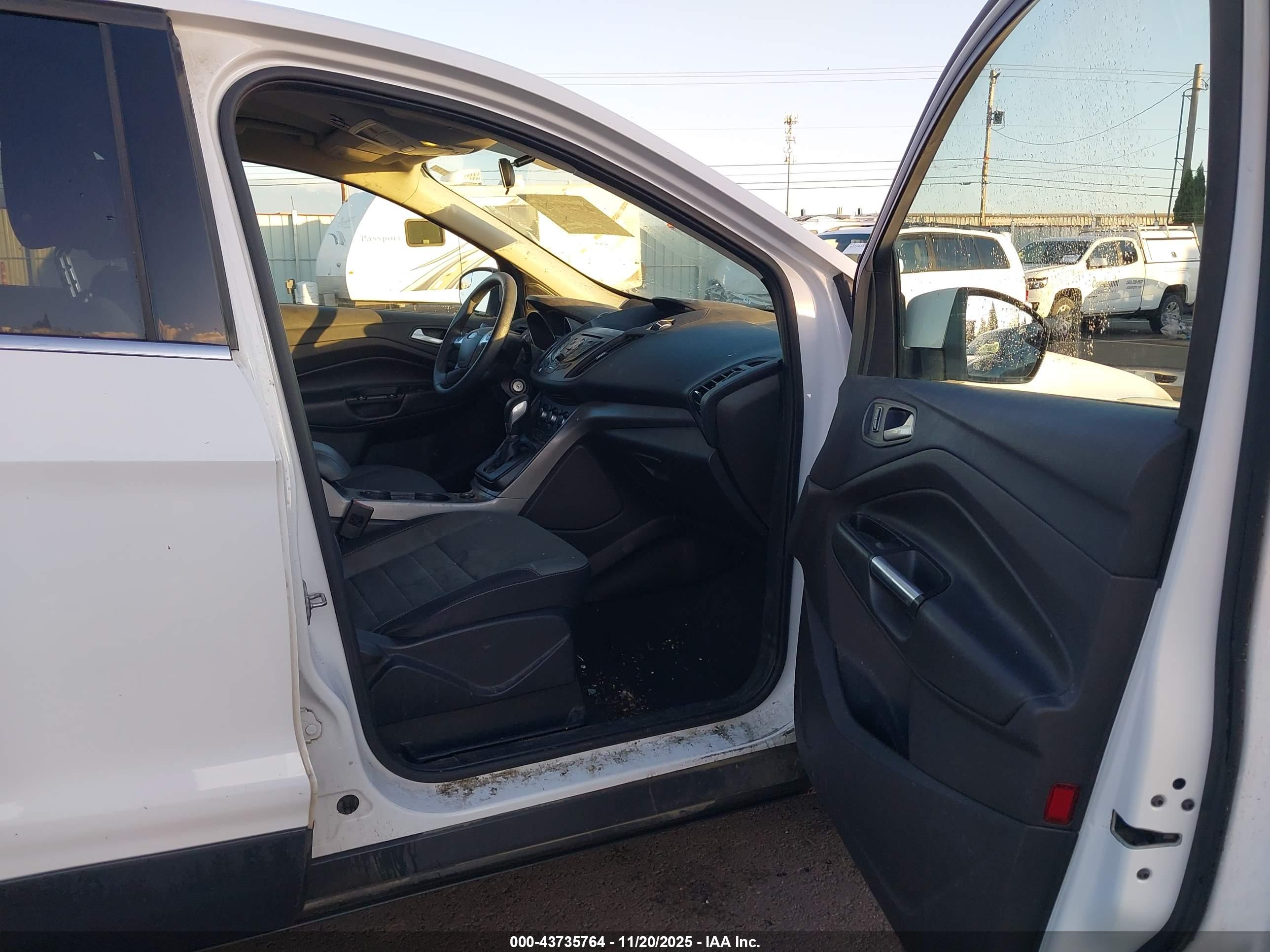FORD ESCAPE image 5