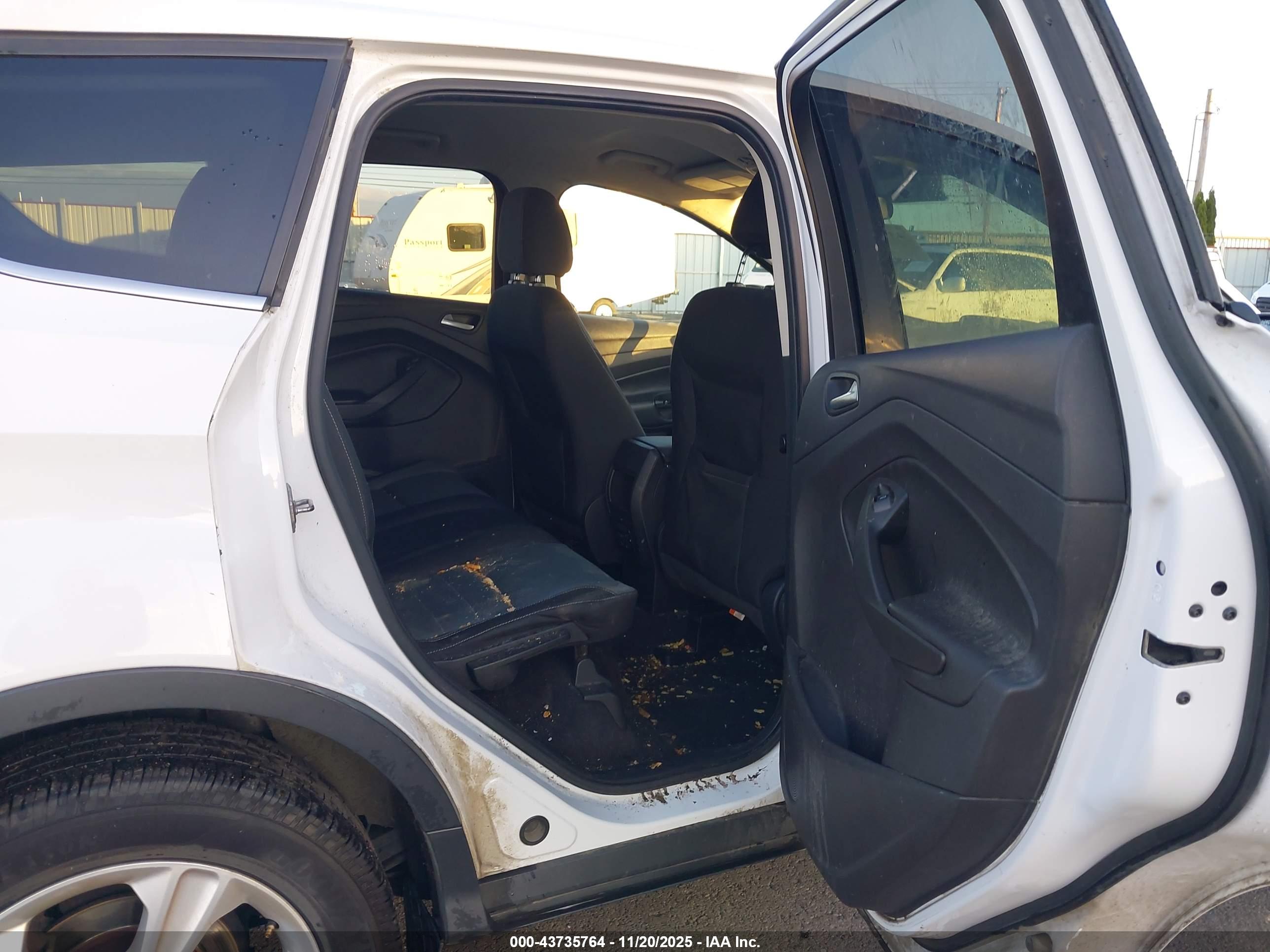 FORD ESCAPE image 8