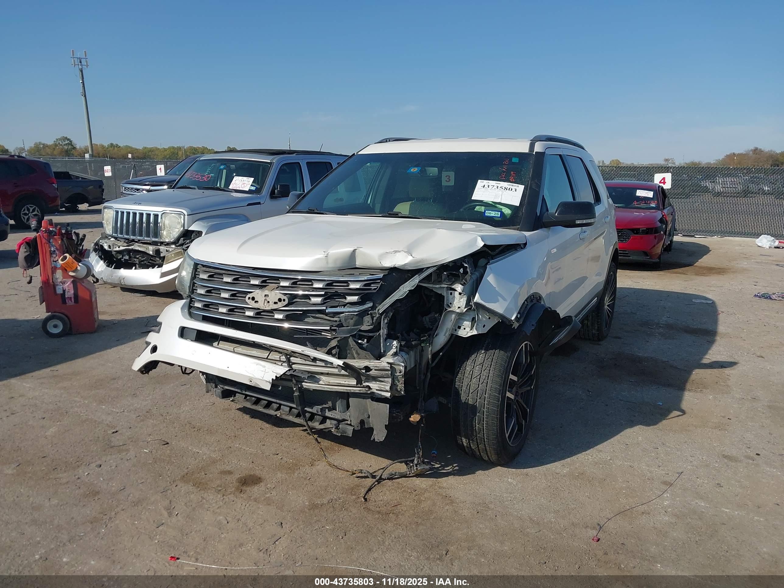FORD EXPLORER image 2