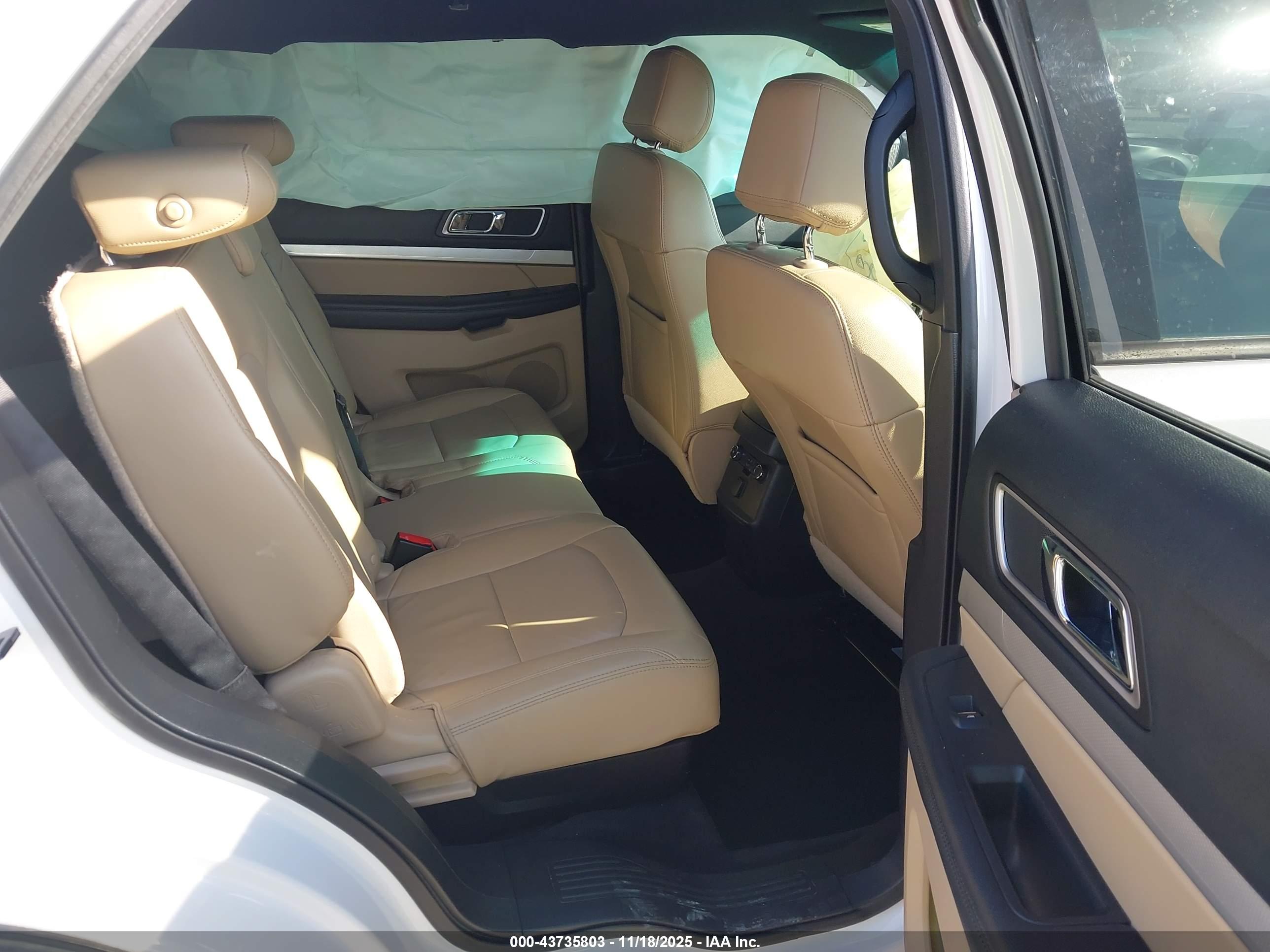 FORD EXPLORER image 8
