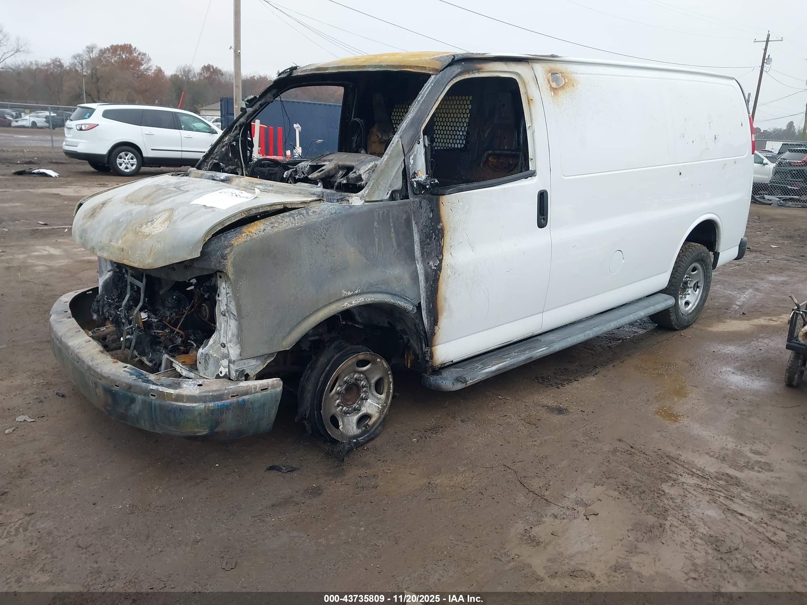 GMC SAVANA image 2