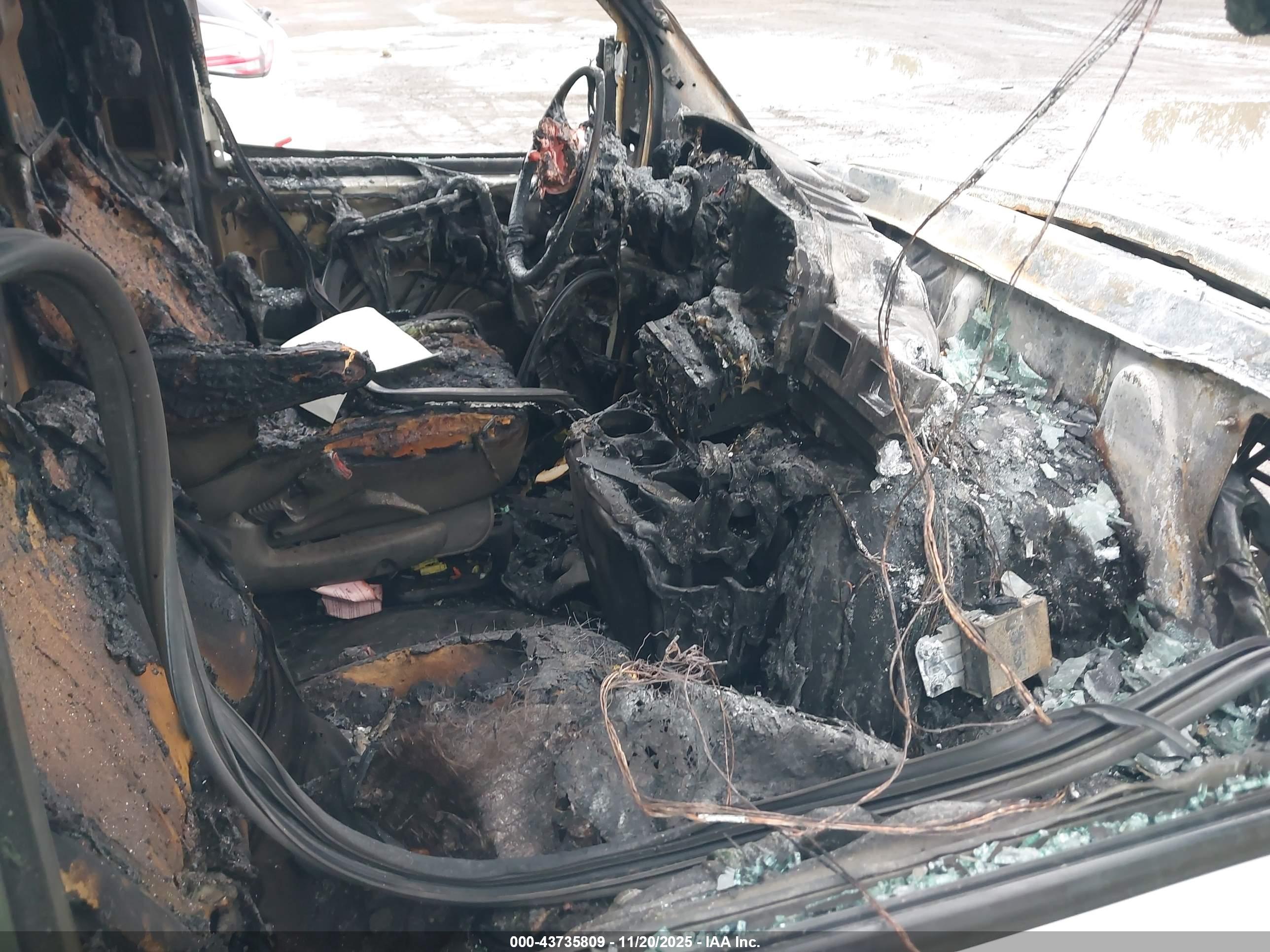 GMC SAVANA image 5