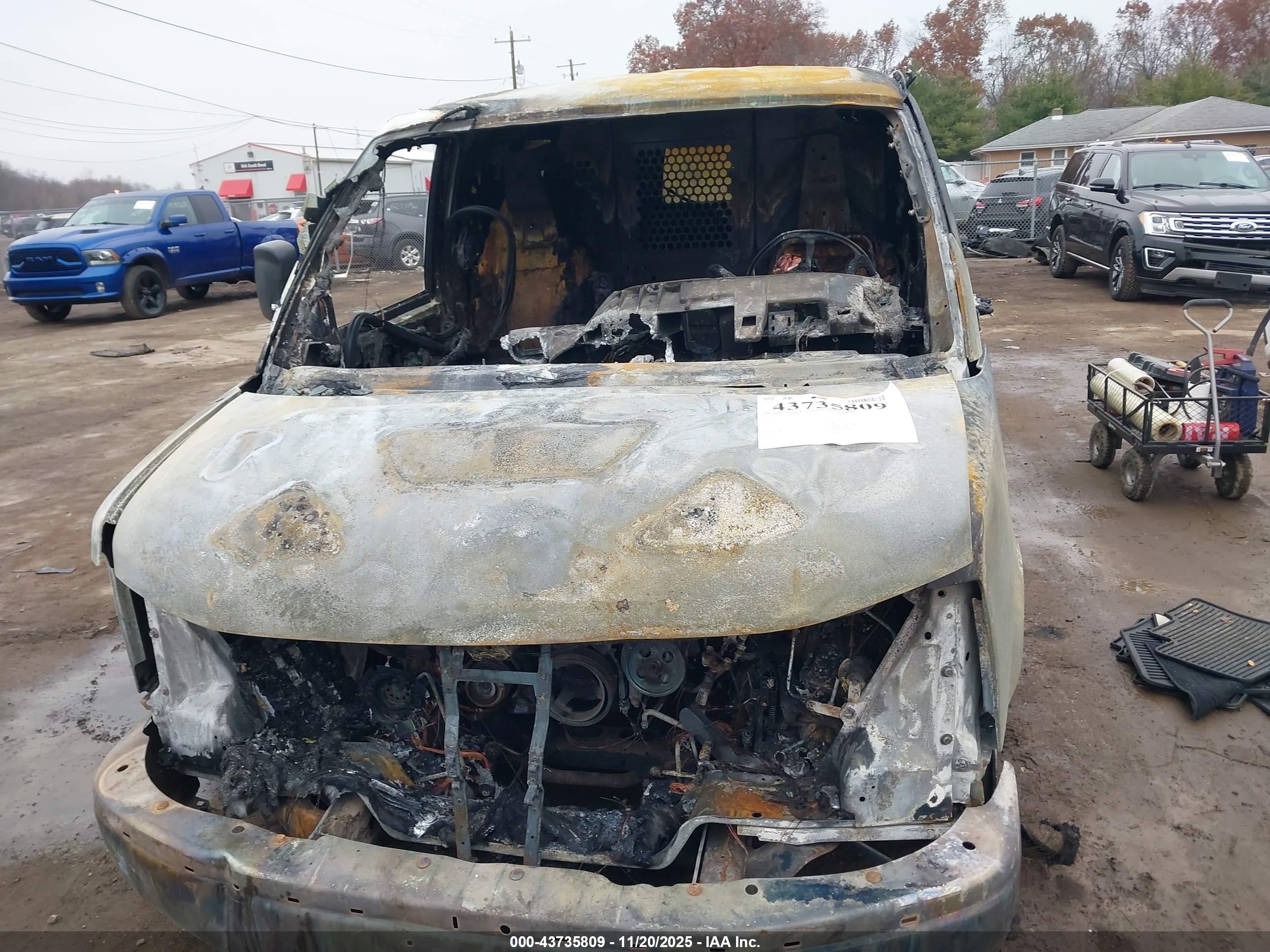 GMC SAVANA image 6