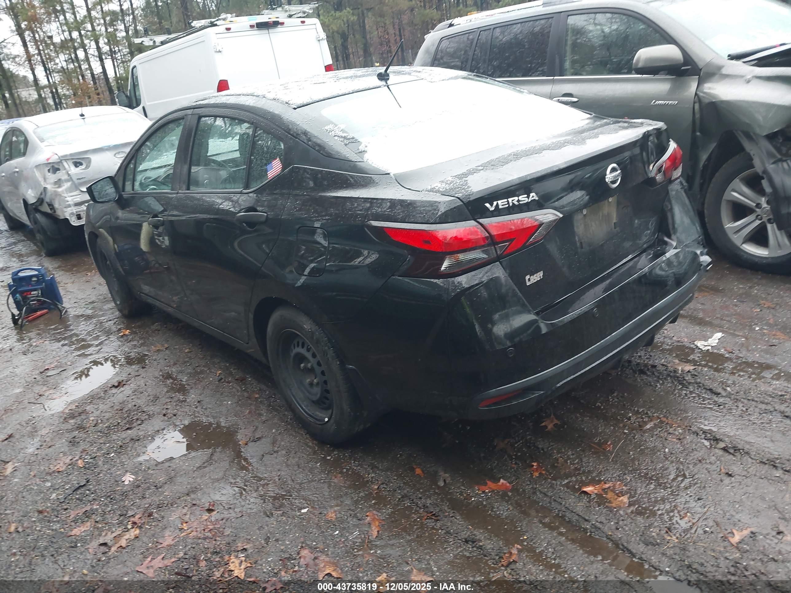 NISSAN VERSA image 3
