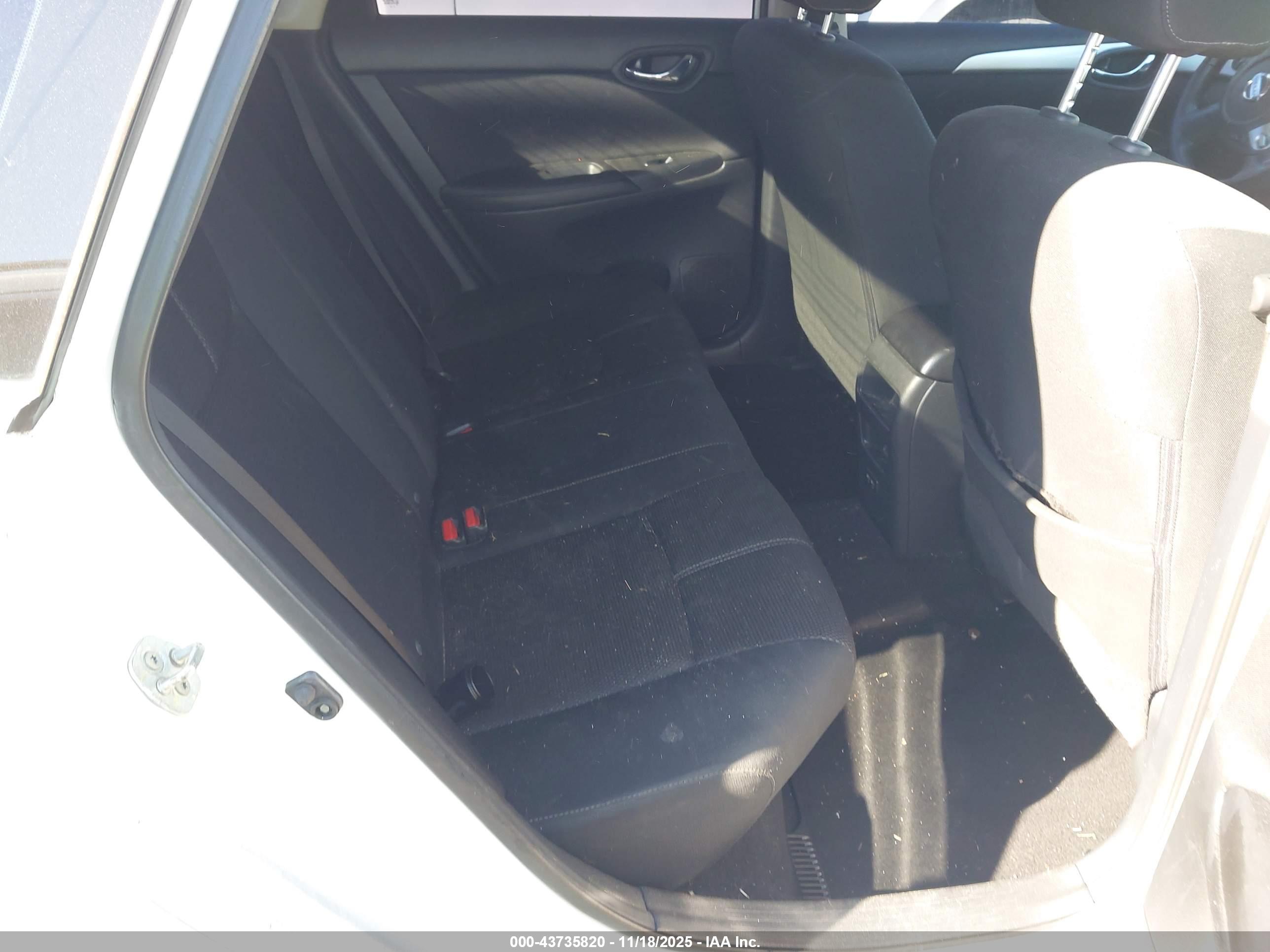 NISSAN SENTRA image 8