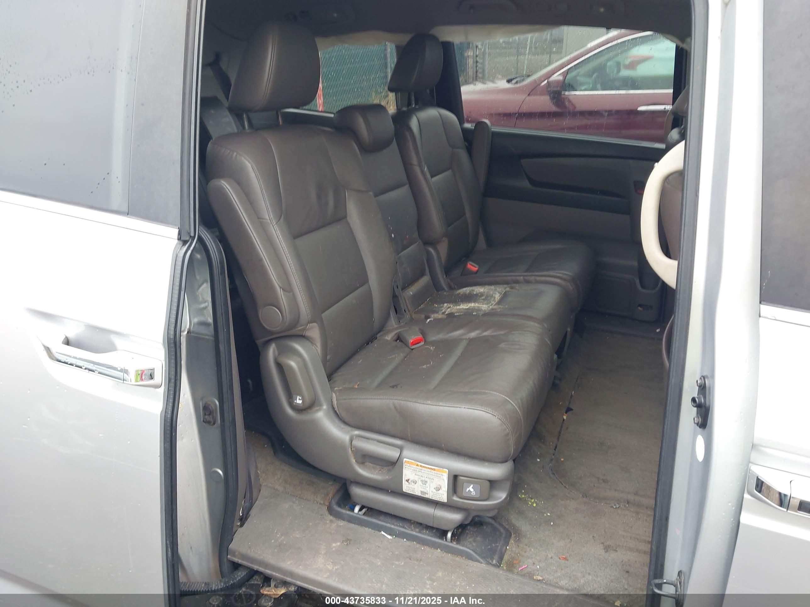 HONDA ODYSSEY image 8