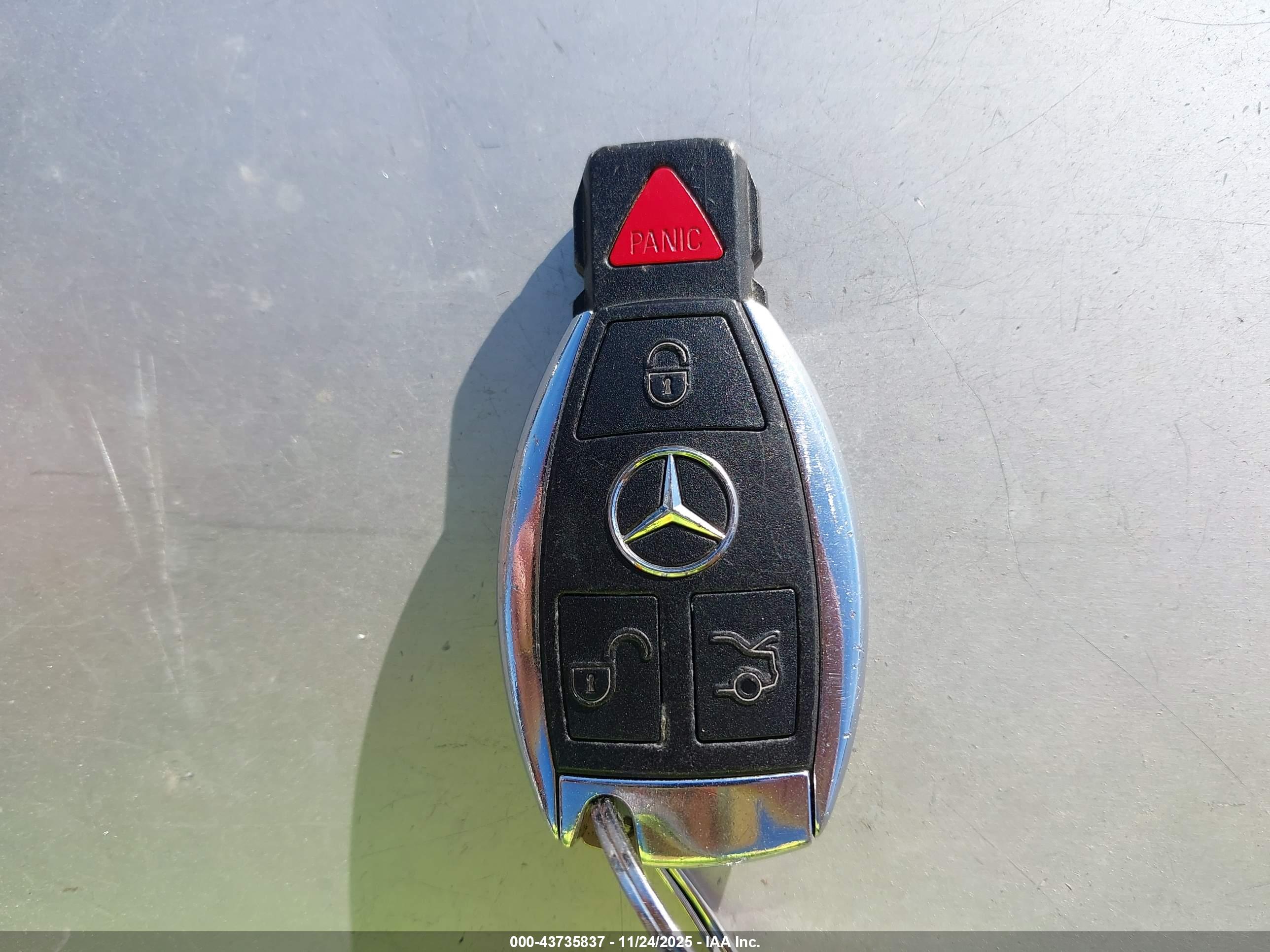 MERCEDES-BENZ E image 11