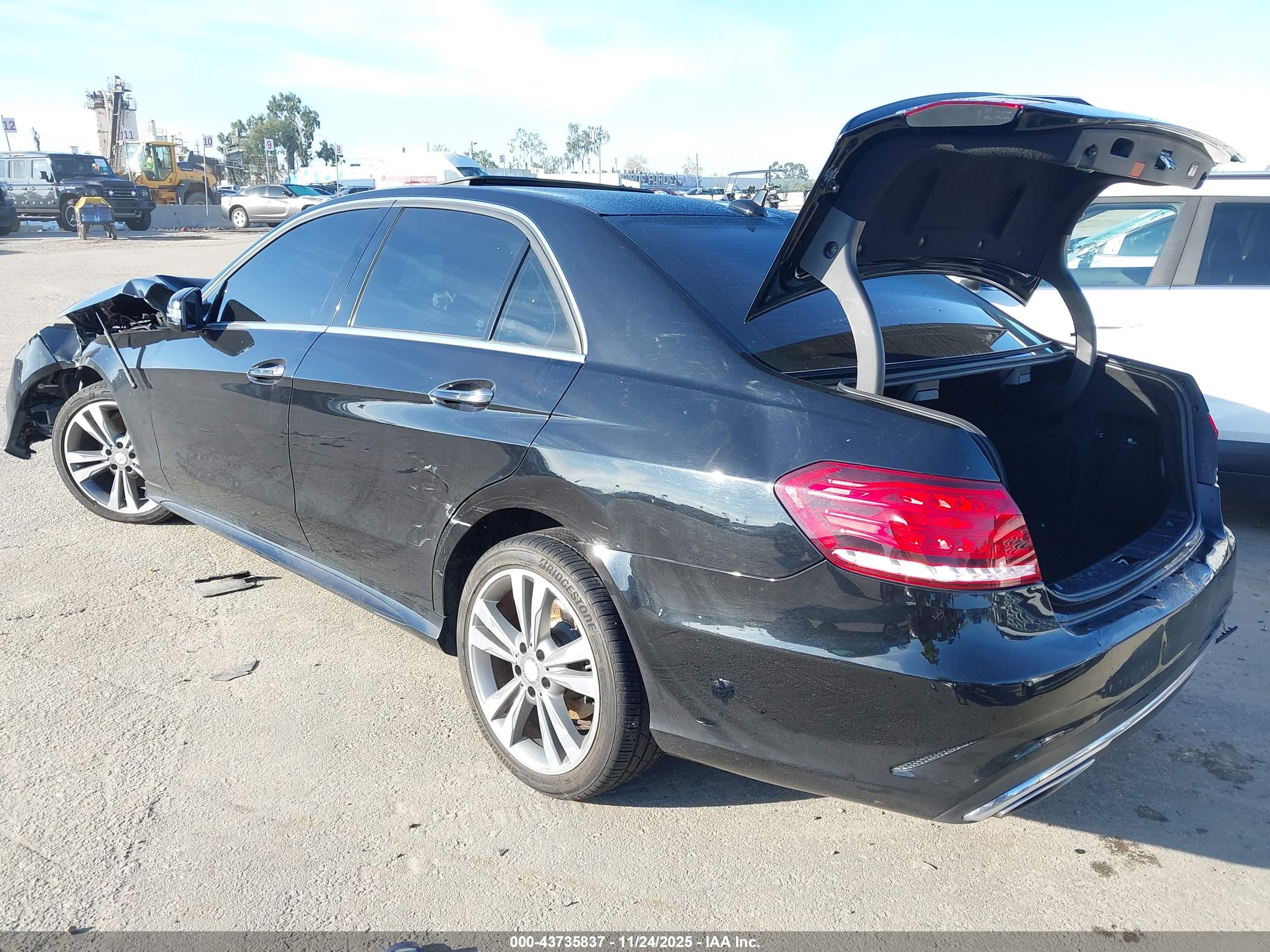 MERCEDES-BENZ E image 3