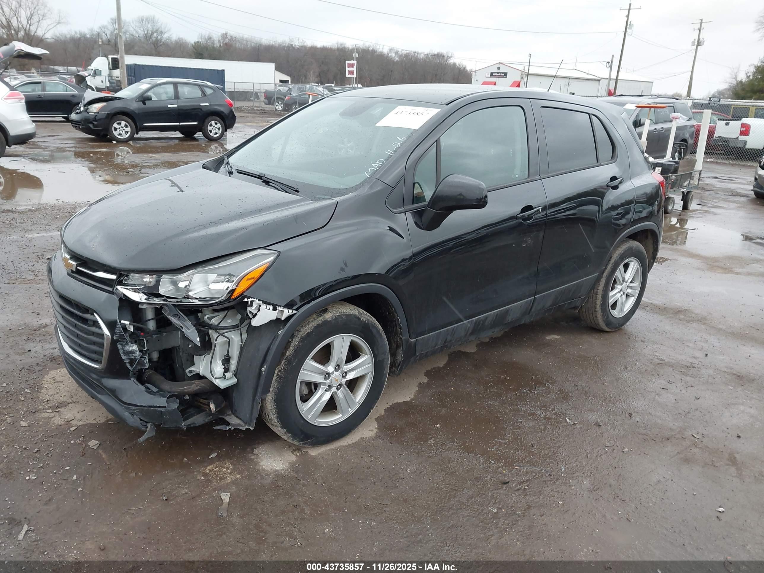 CHEVROLET TRAX image 2