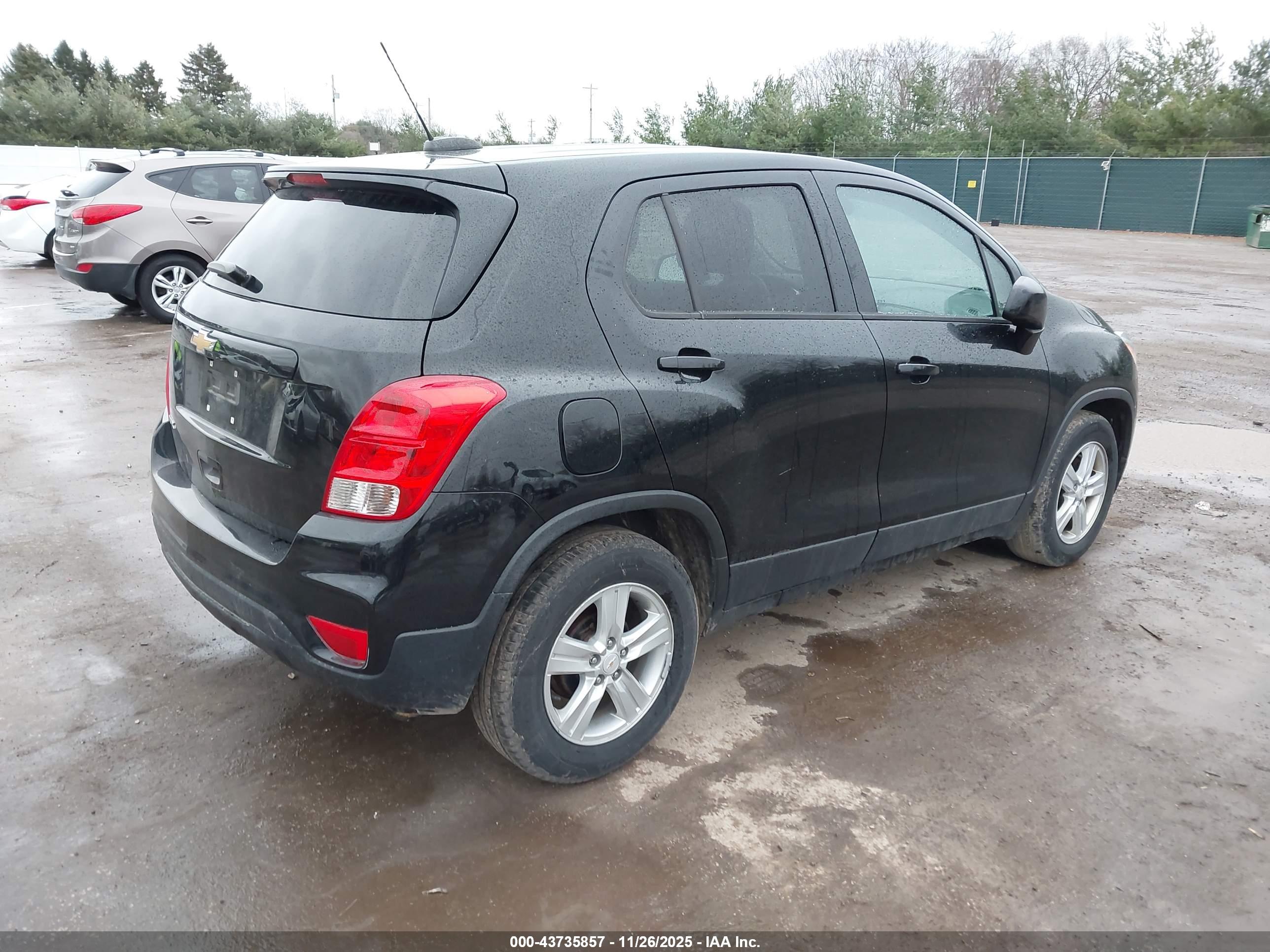 CHEVROLET TRAX image 4