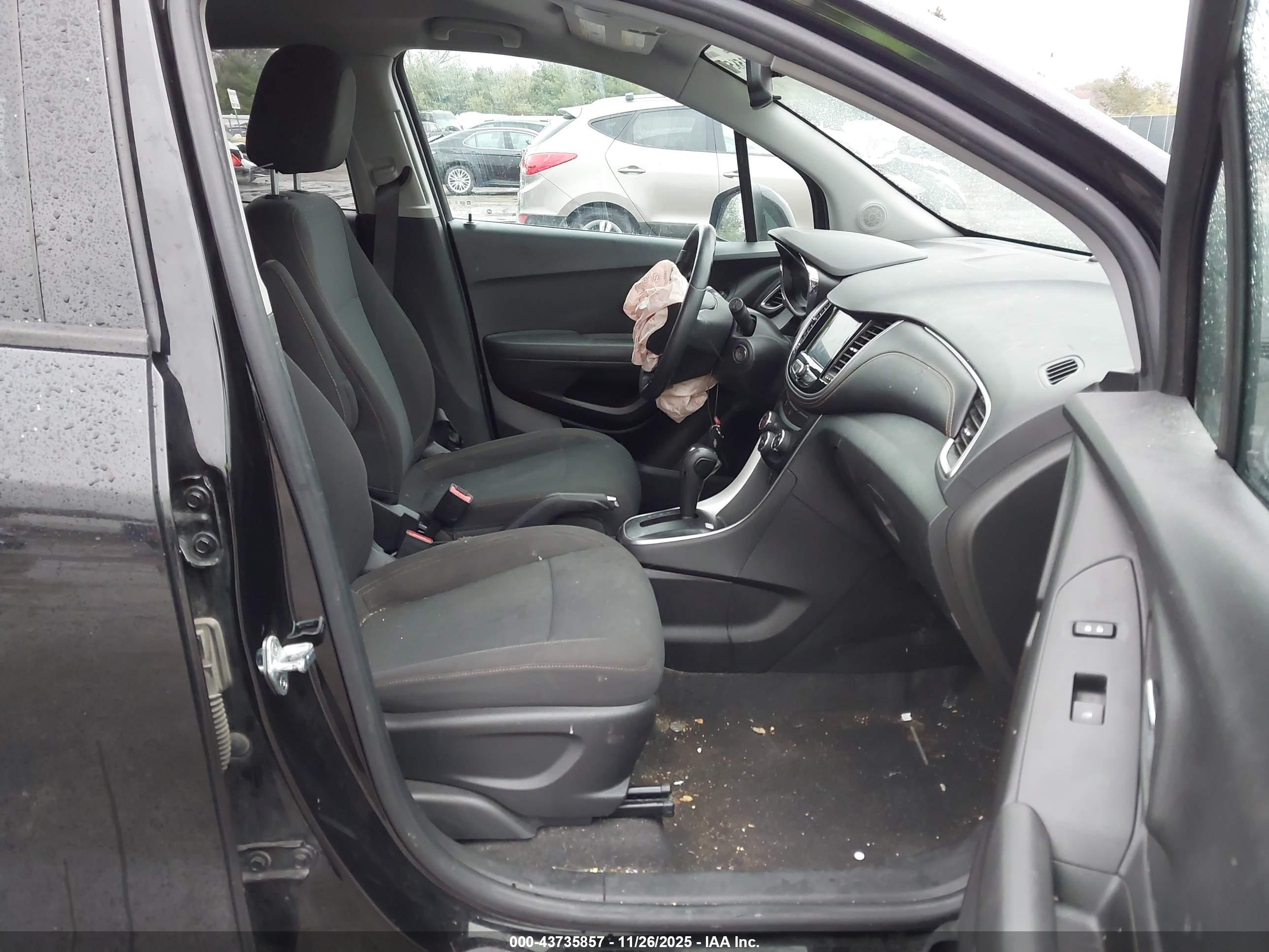 CHEVROLET TRAX image 5