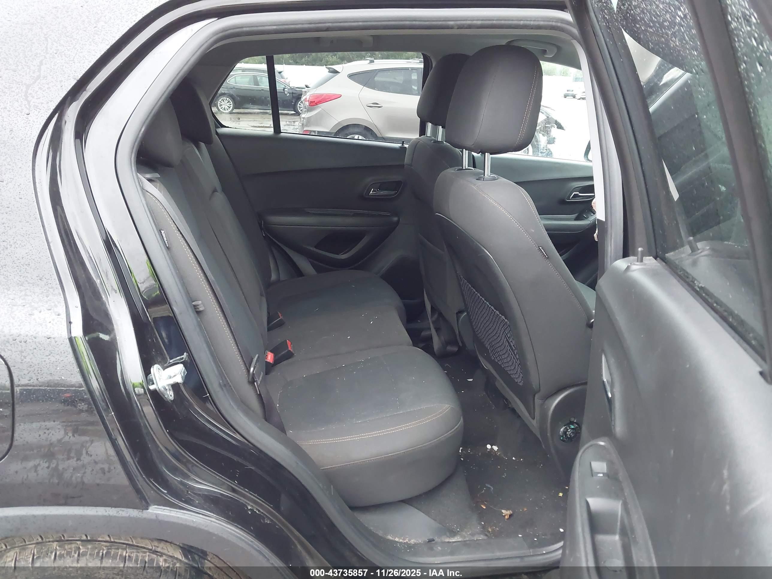 CHEVROLET TRAX image 8