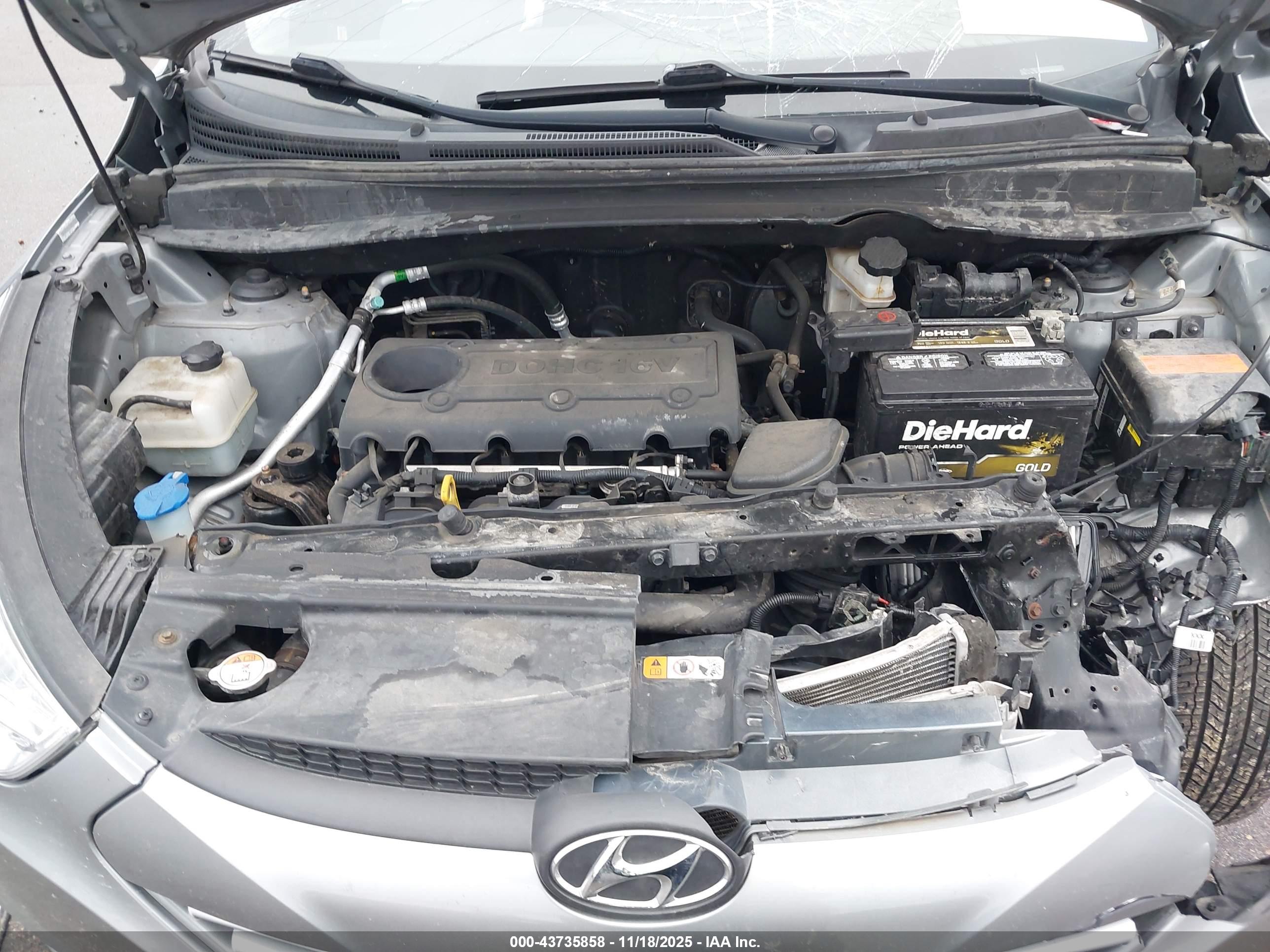 HYUNDAI TUCSON image 10