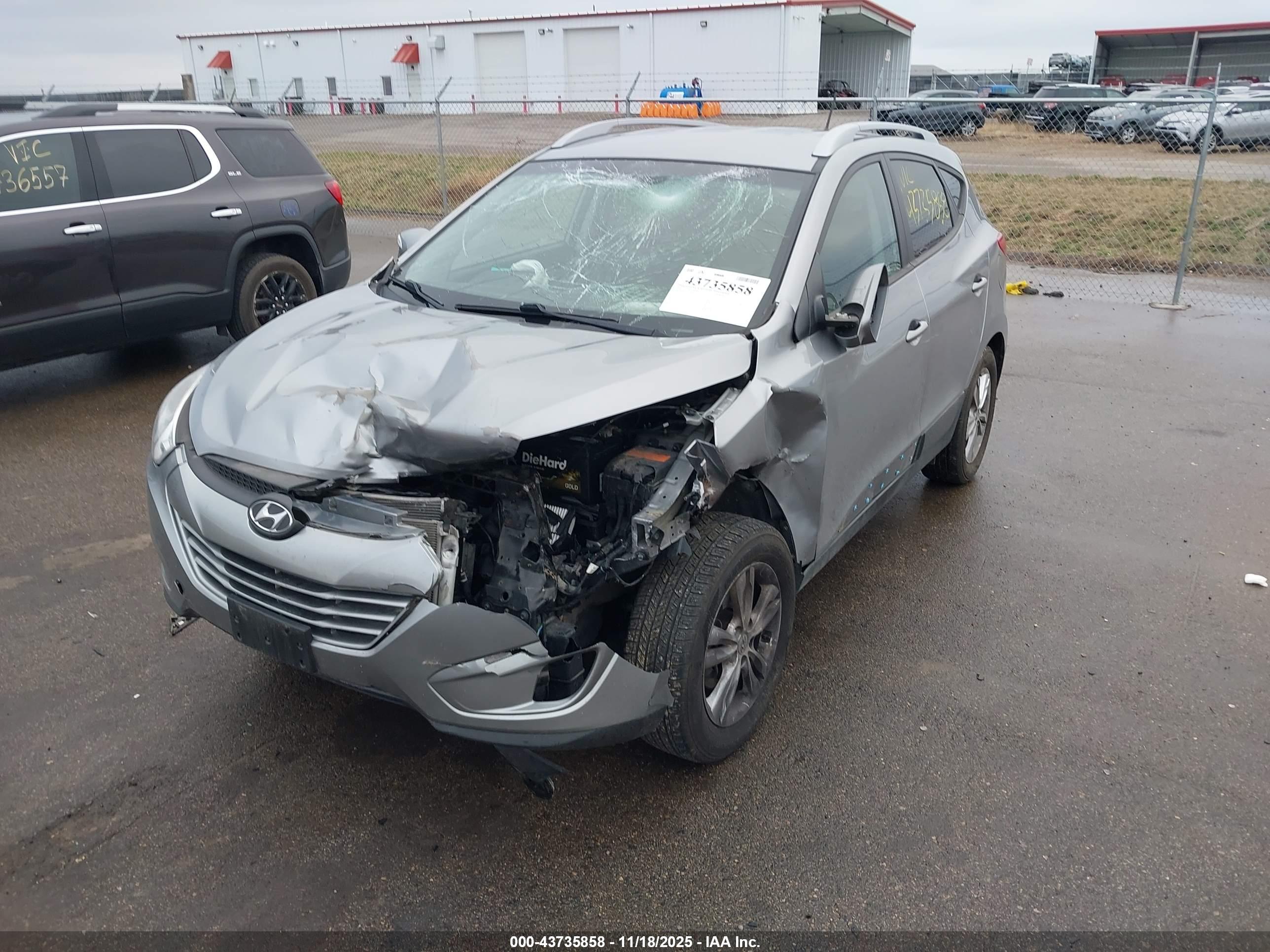 HYUNDAI TUCSON image 2