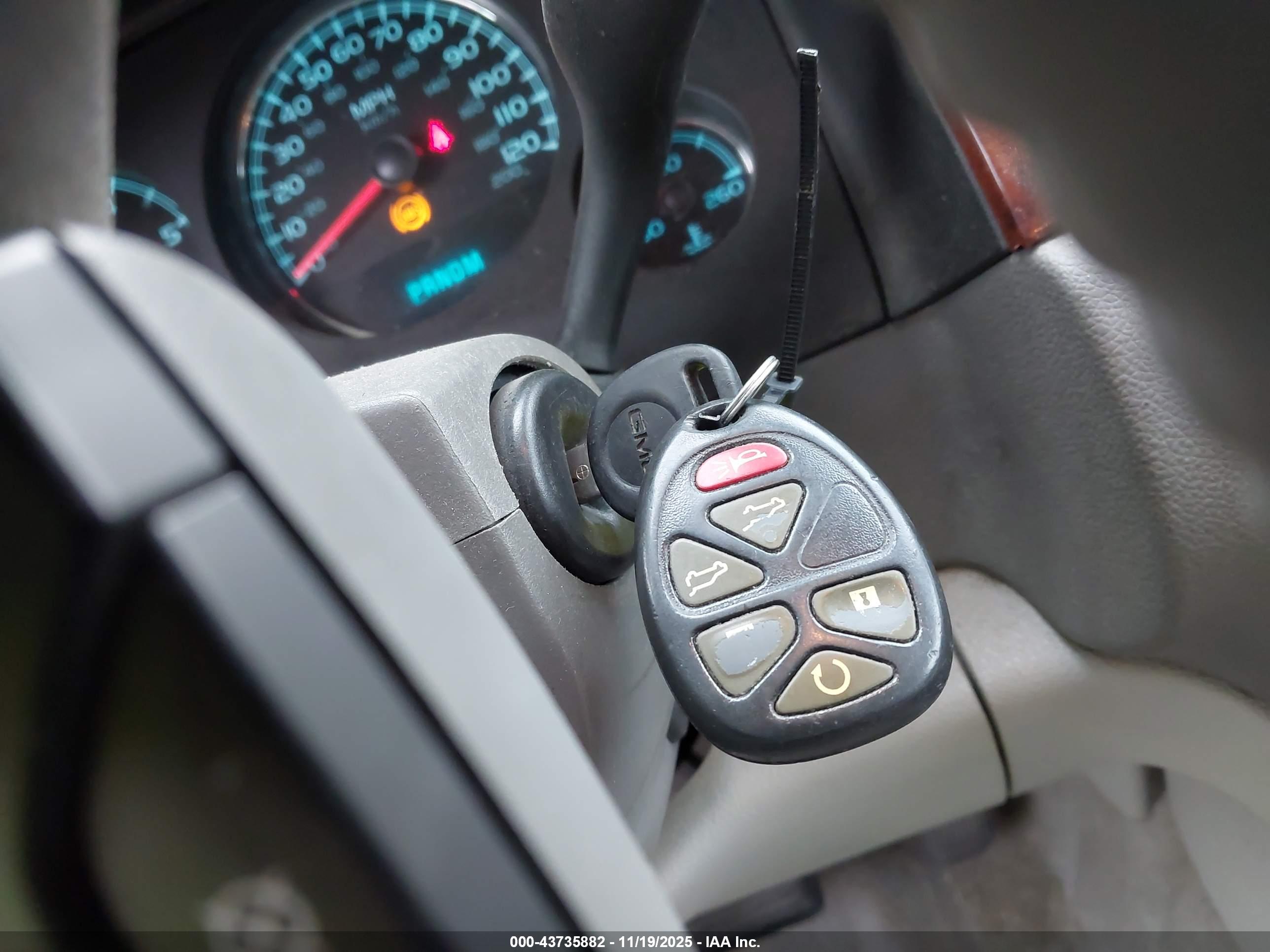 GMC YUKON image 11