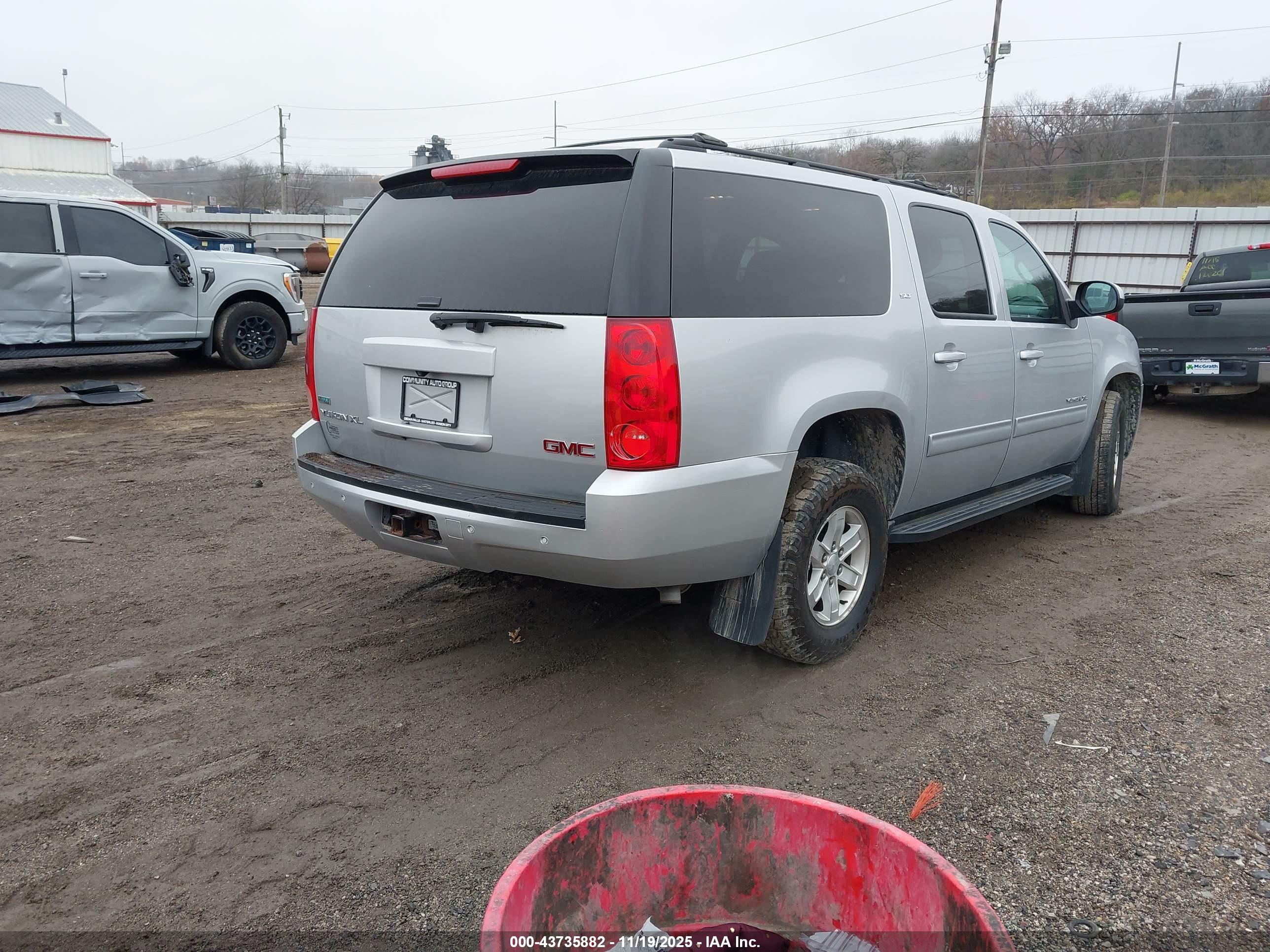 GMC YUKON image 4