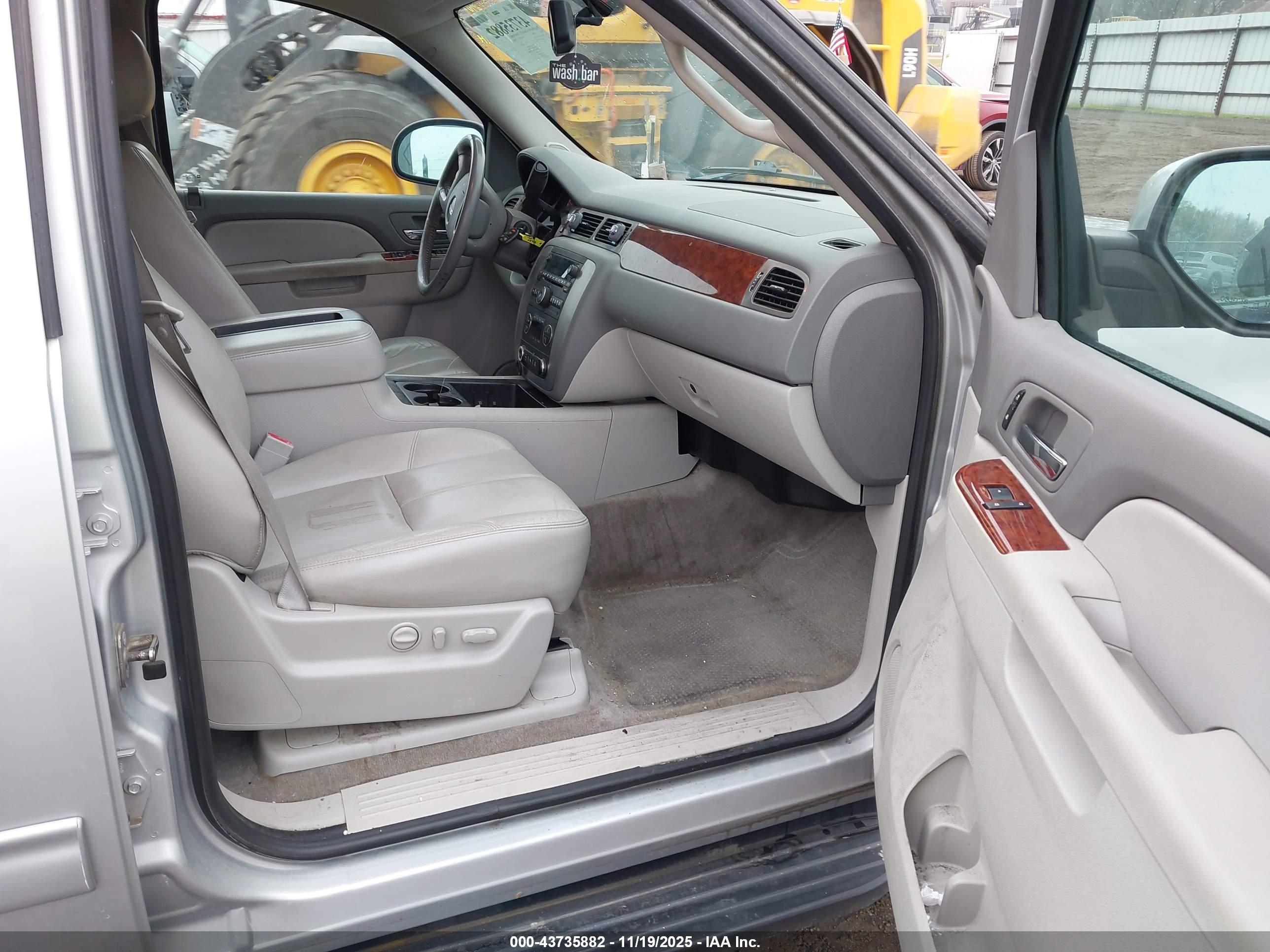 GMC YUKON image 5